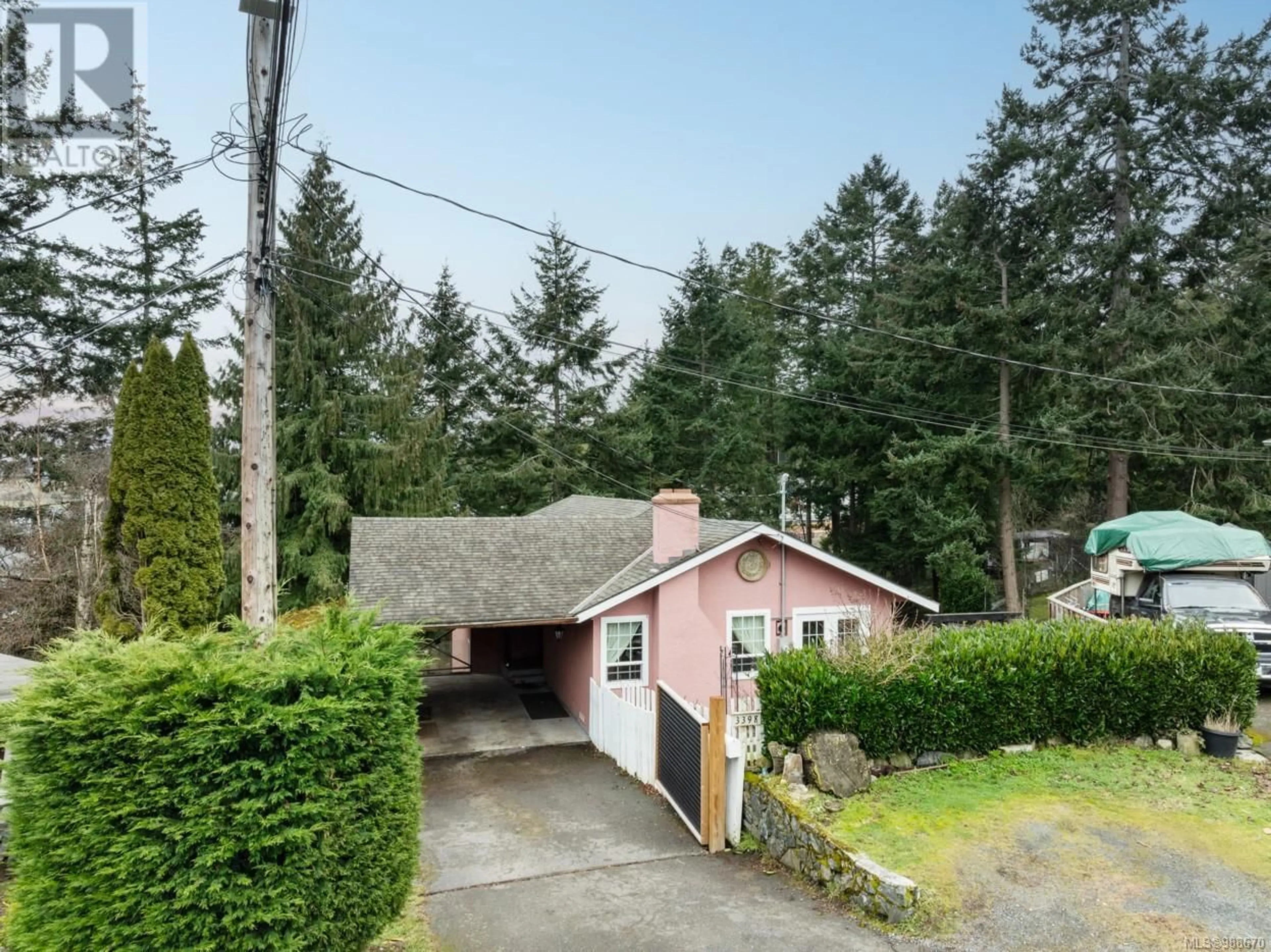 A pic from outside/outdoor area/front of a property/back of a property/a pic from drone, street for 3398 Addlington Pl, Colwood British Columbia V9C2H5