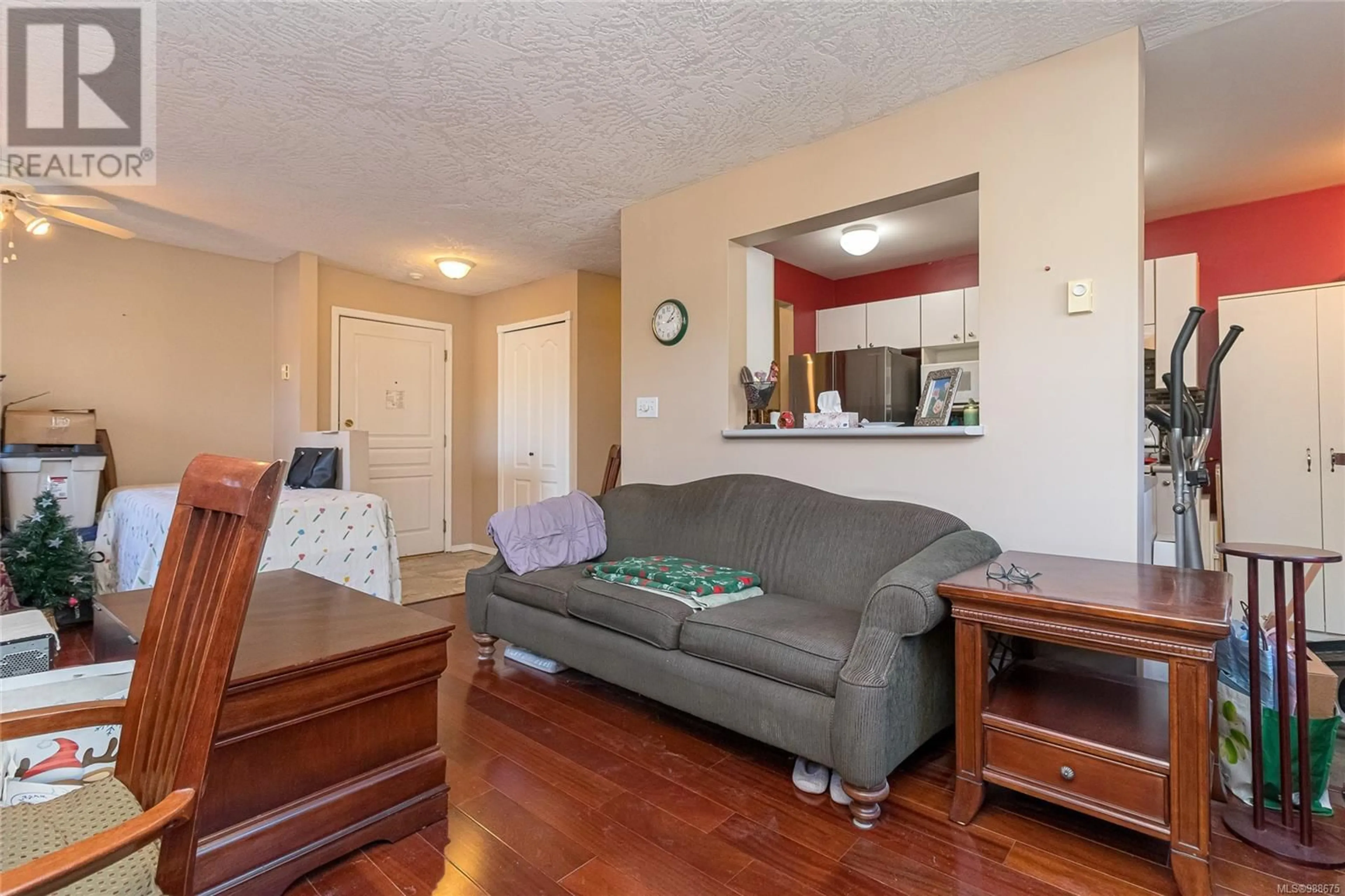 Living room with furniture, unknown for 101 894 Vernon Ave, Saanich British Columbia V8X2W6