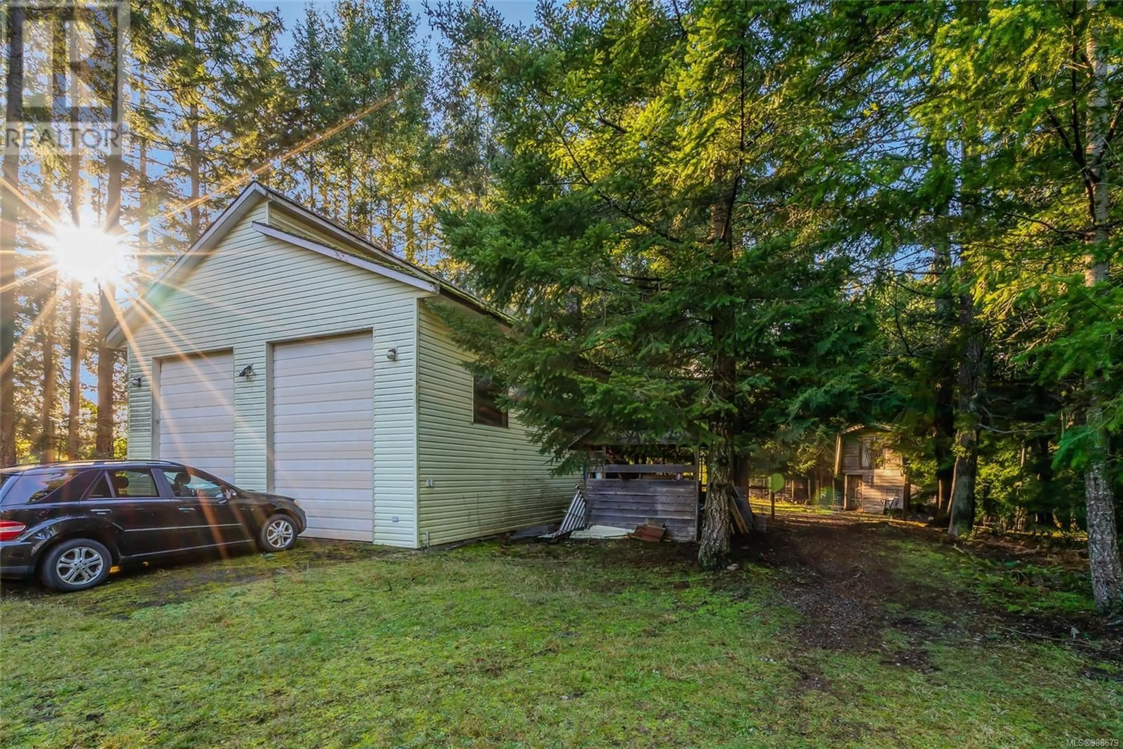 Shed for 655 Qualicum Rd, Qualicum Beach British Columbia V9K1M4