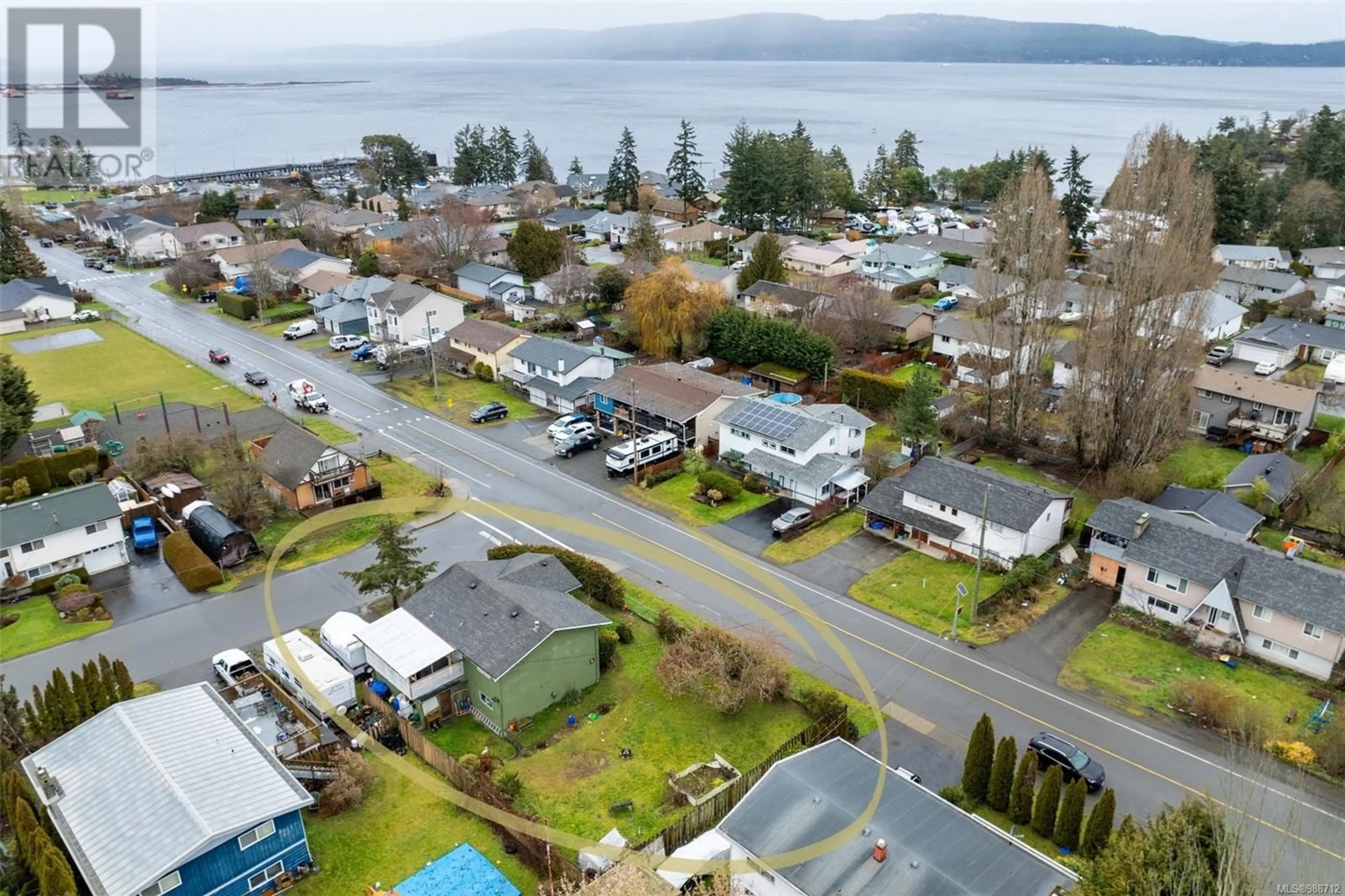 A pic from outside/outdoor area/front of a property/back of a property/a pic from drone, water/lake/river/ocean view for 1532 Pauline St, Crofton British Columbia V0R1R0