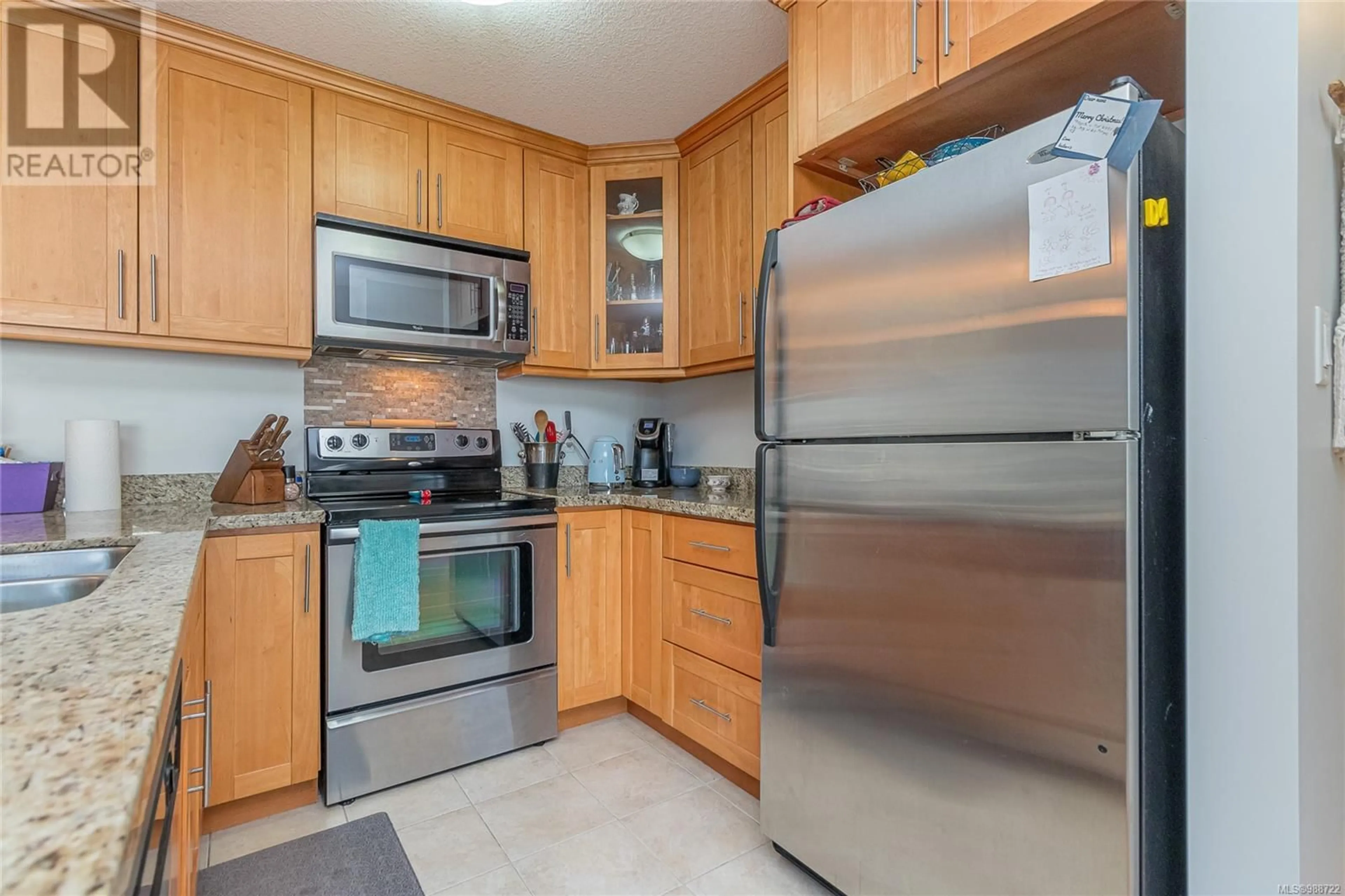 Standard kitchen, unknown for 302 257 Moilliet St S, Parksville British Columbia V9P0B3