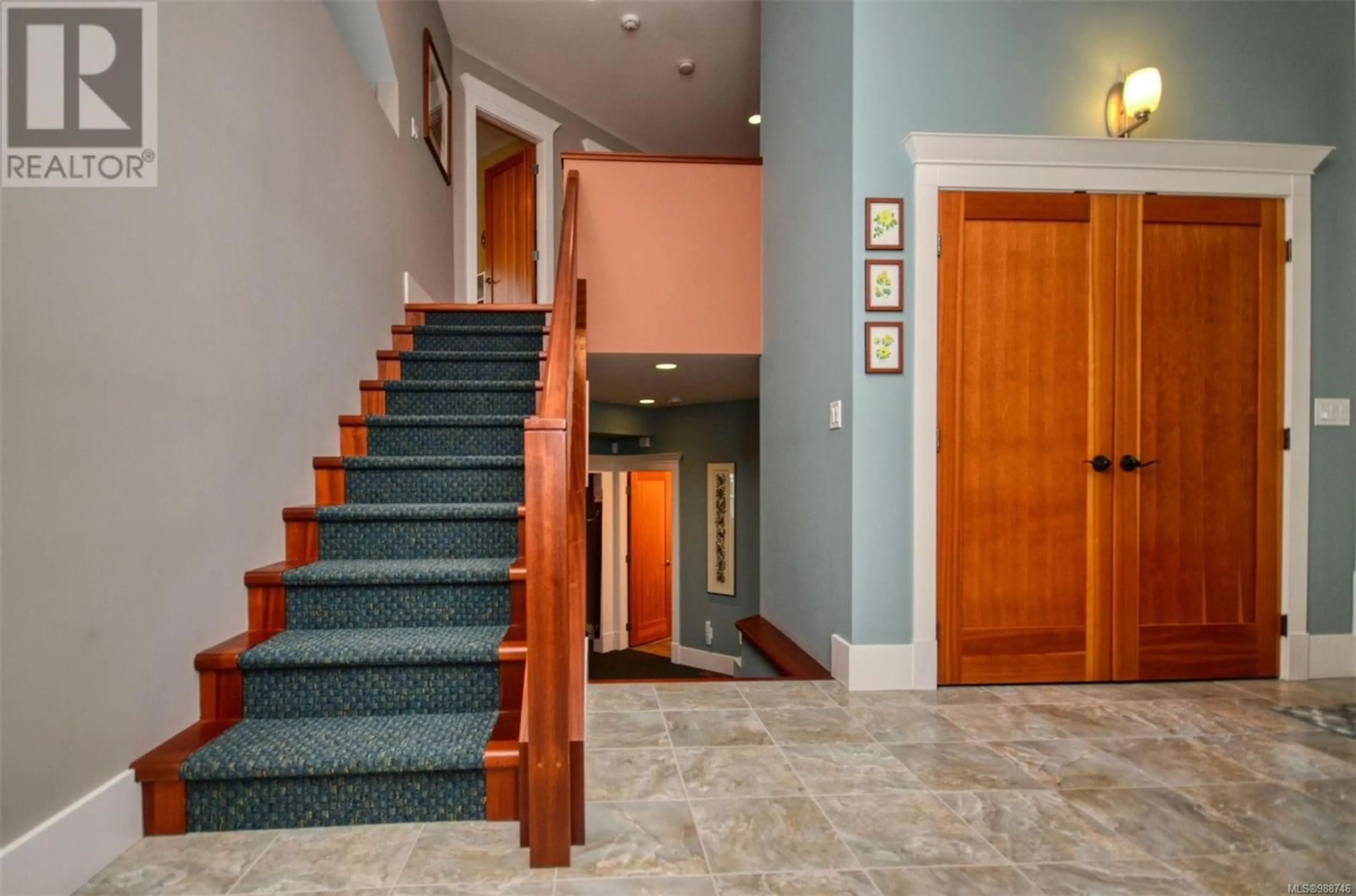 Indoor foyer for 4935 Deer Park Trail, Metchosin British Columbia V9C4J5