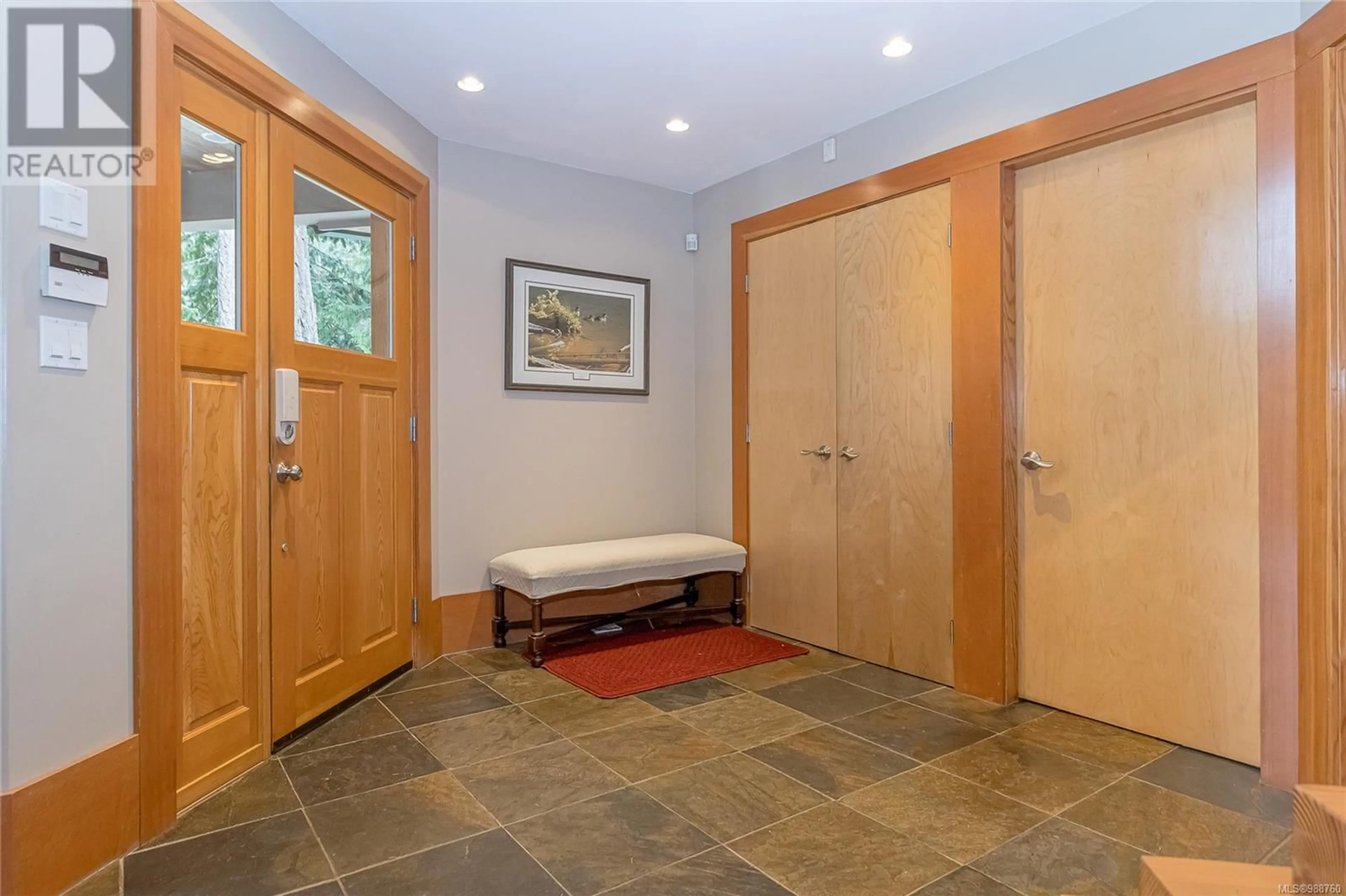 Indoor entryway for 4928 Mt. Matheson Rd, Sooke British Columbia V9Z1C6