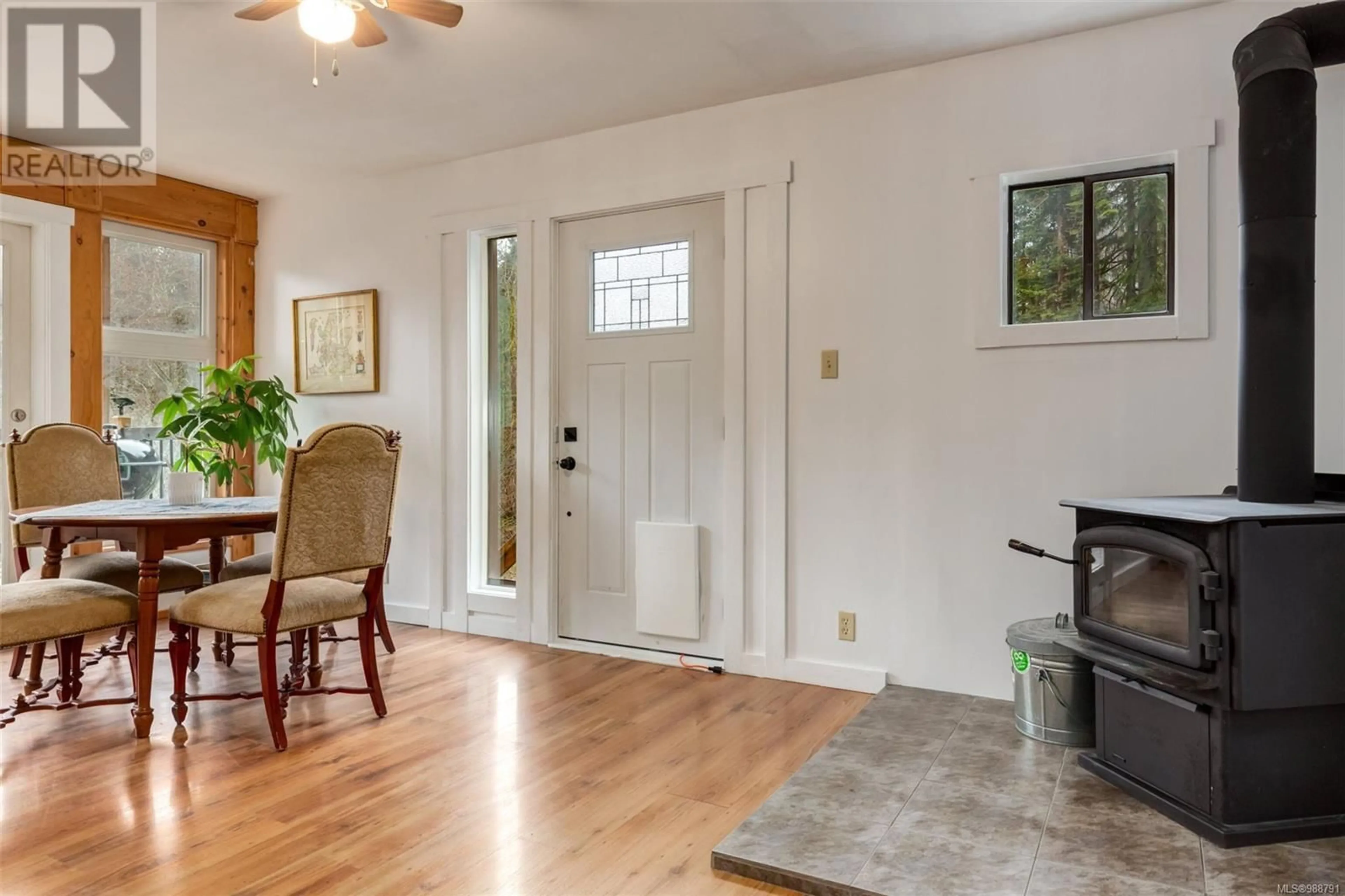 Indoor entryway for 5004 Culverton Rd, Duncan British Columbia V9L6H4