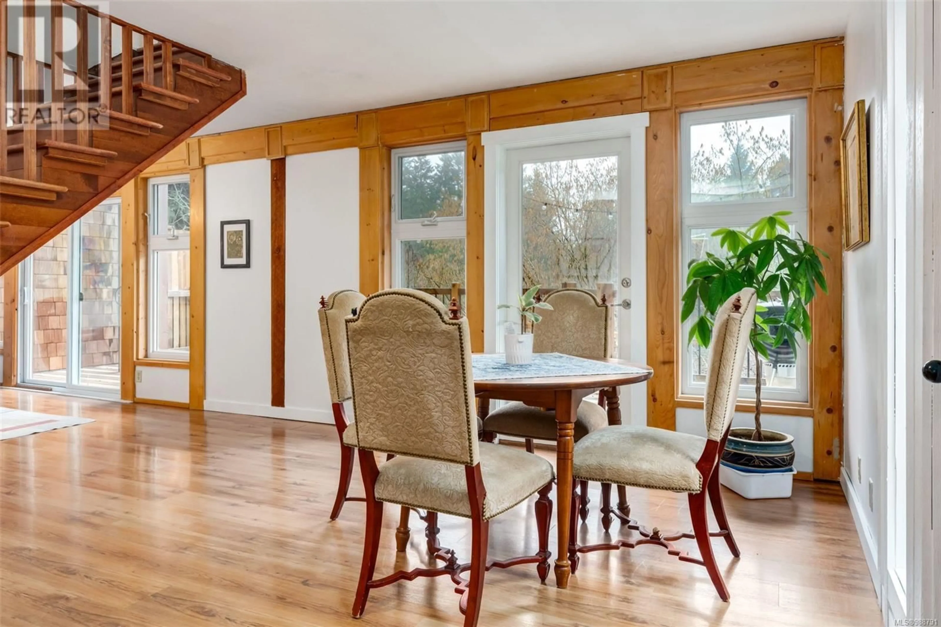 Dining room, wood/laminate floor for 5004 Culverton Rd, Duncan British Columbia V9L6H4