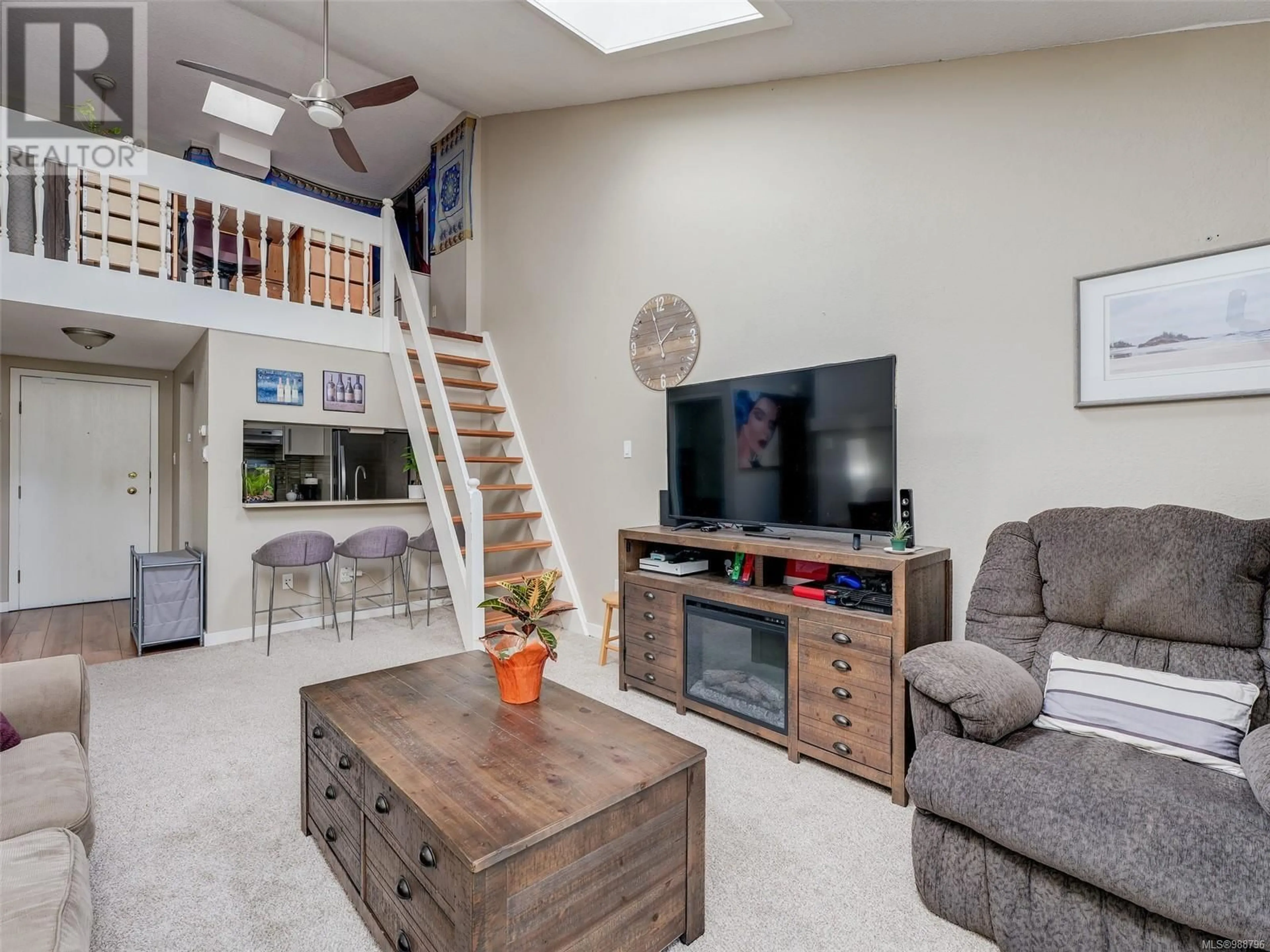 Living room with furniture, unknown for 413 - 1009 MCKENZIE AVENUE, Saanich British Columbia V8X1K1