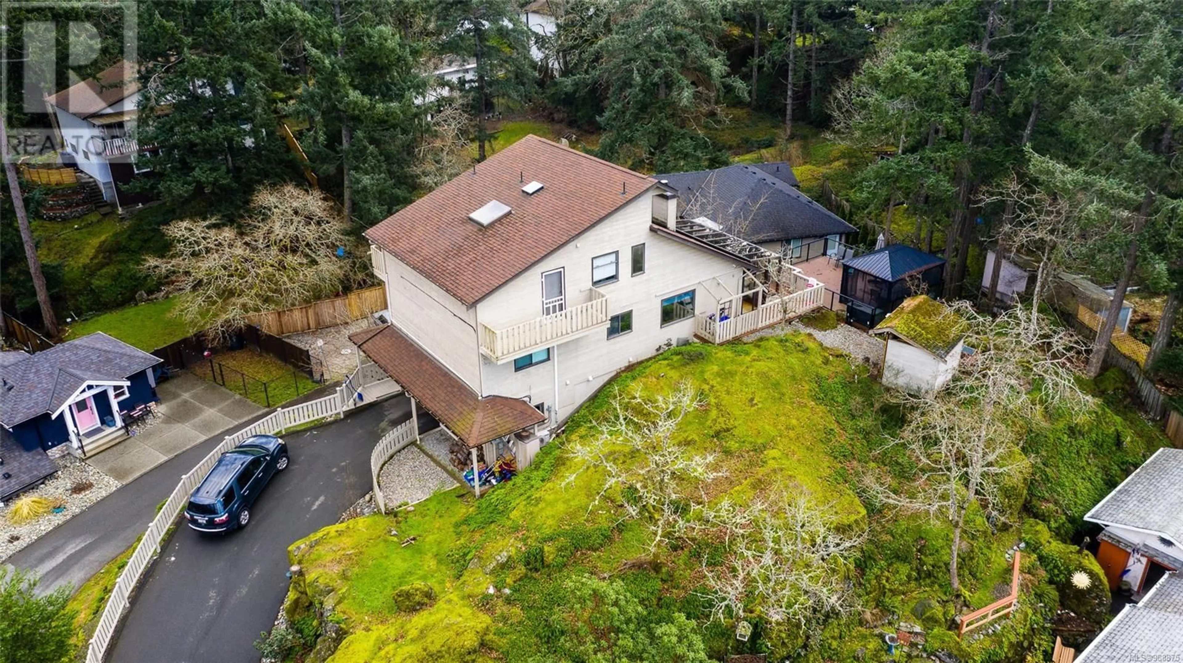 A pic from outside/outdoor area/front of a property/back of a property/a pic from drone, unknown for 2520 Duncan Lane, Langford British Columbia V9B3P2