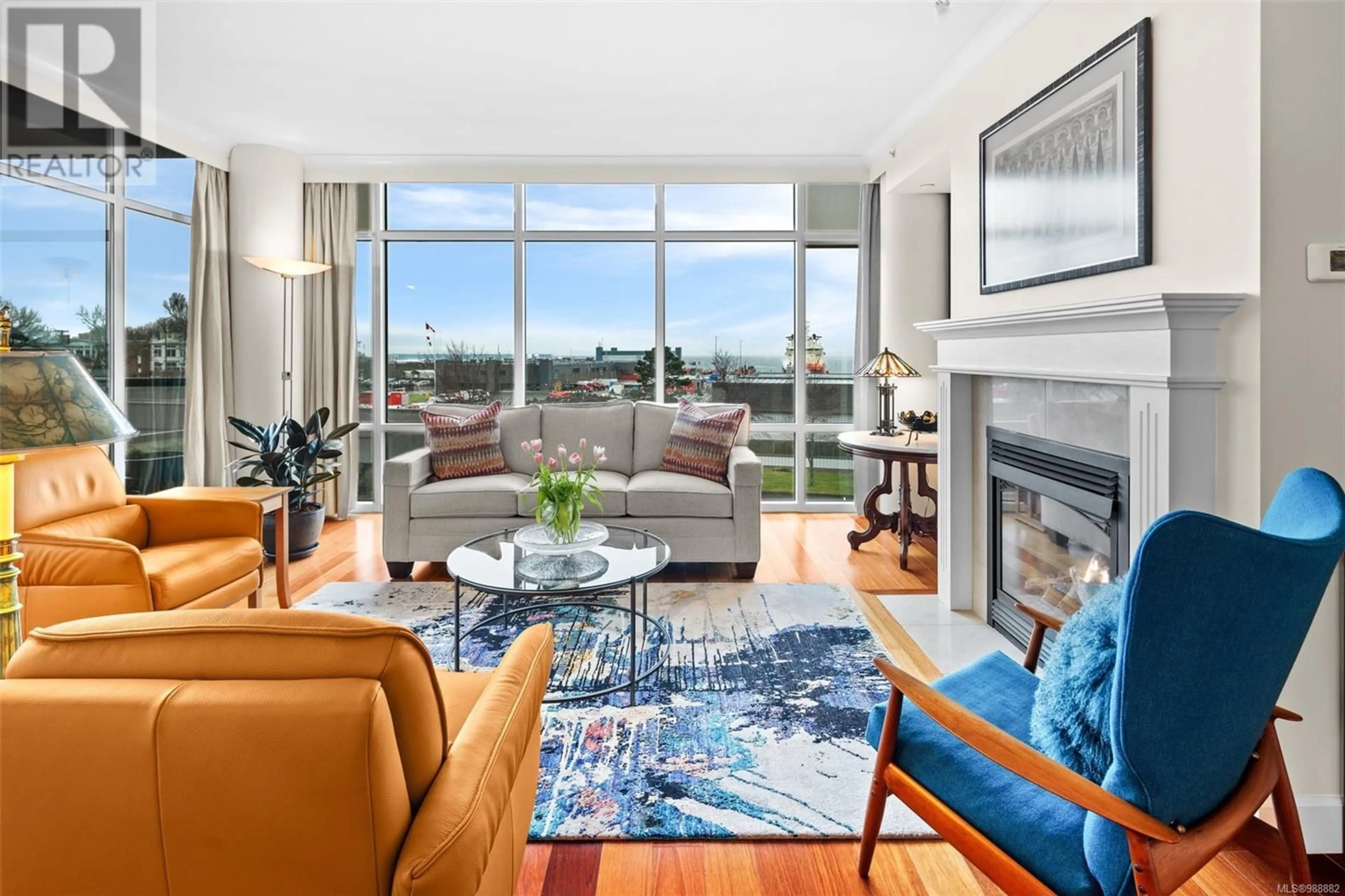 Living room with furniture, unknown for 410 - 21 DALLAS ROAD, Victoria British Columbia V8V4Z9