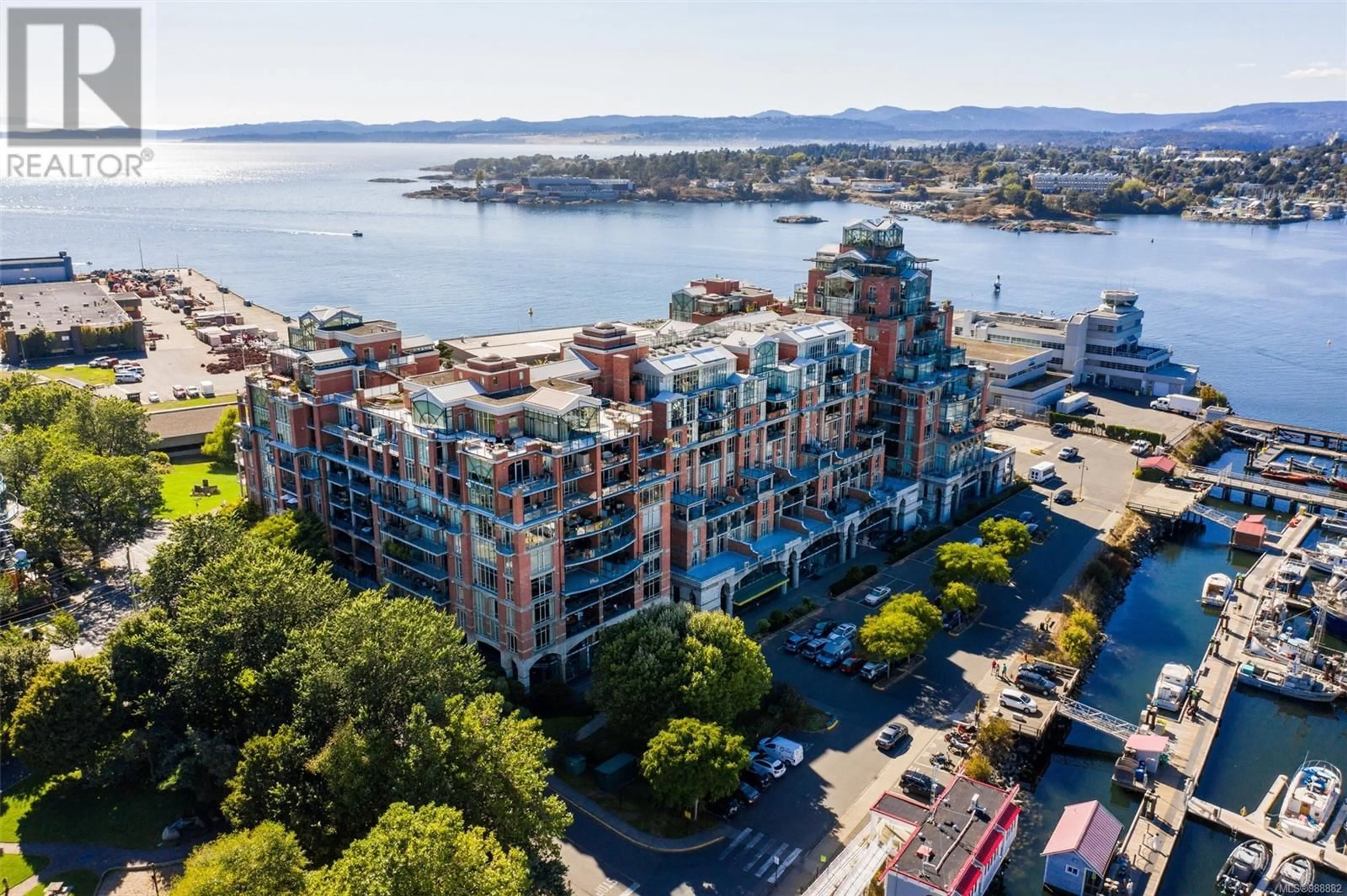 A pic from outside/outdoor area/front of a property/back of a property/a pic from drone, water/lake/river/ocean view for 410 - 21 DALLAS ROAD, Victoria British Columbia V8V4Z9