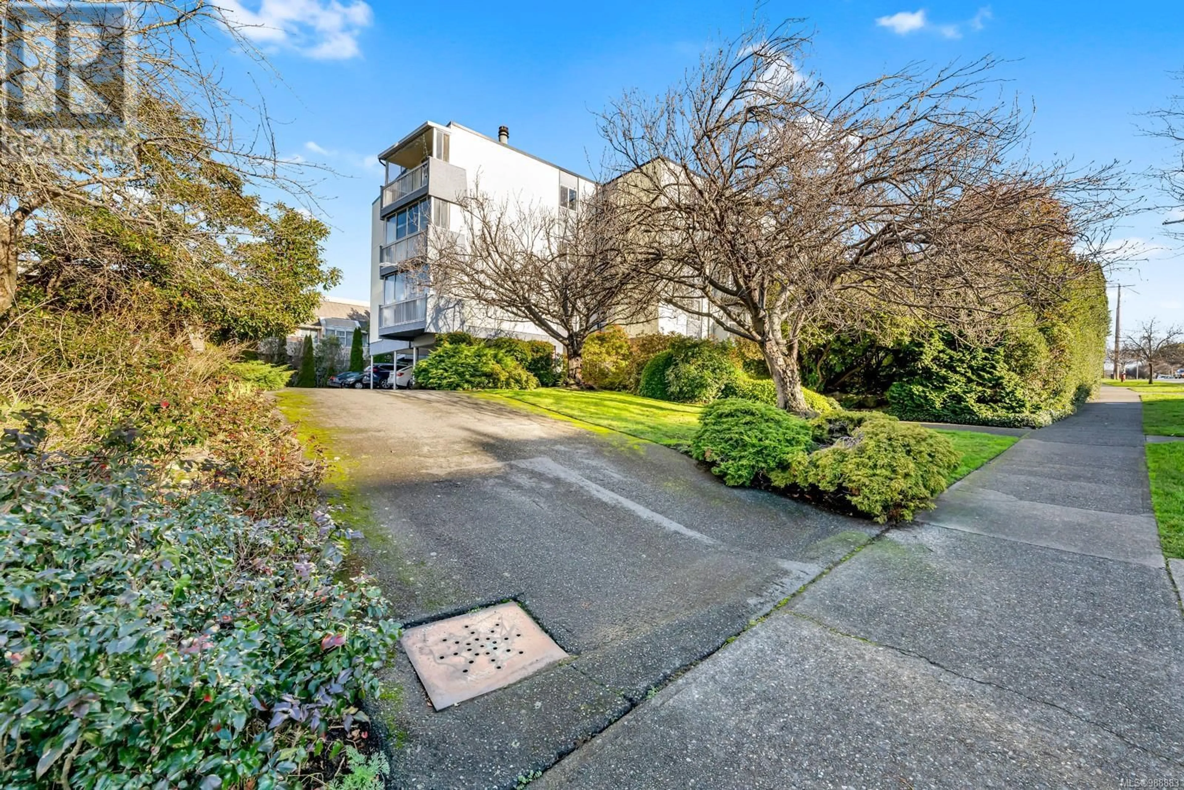 A pic from outside/outdoor area/front of a property/back of a property/a pic from drone, street for 401 1188 Yates St, Victoria British Columbia V8V3M8