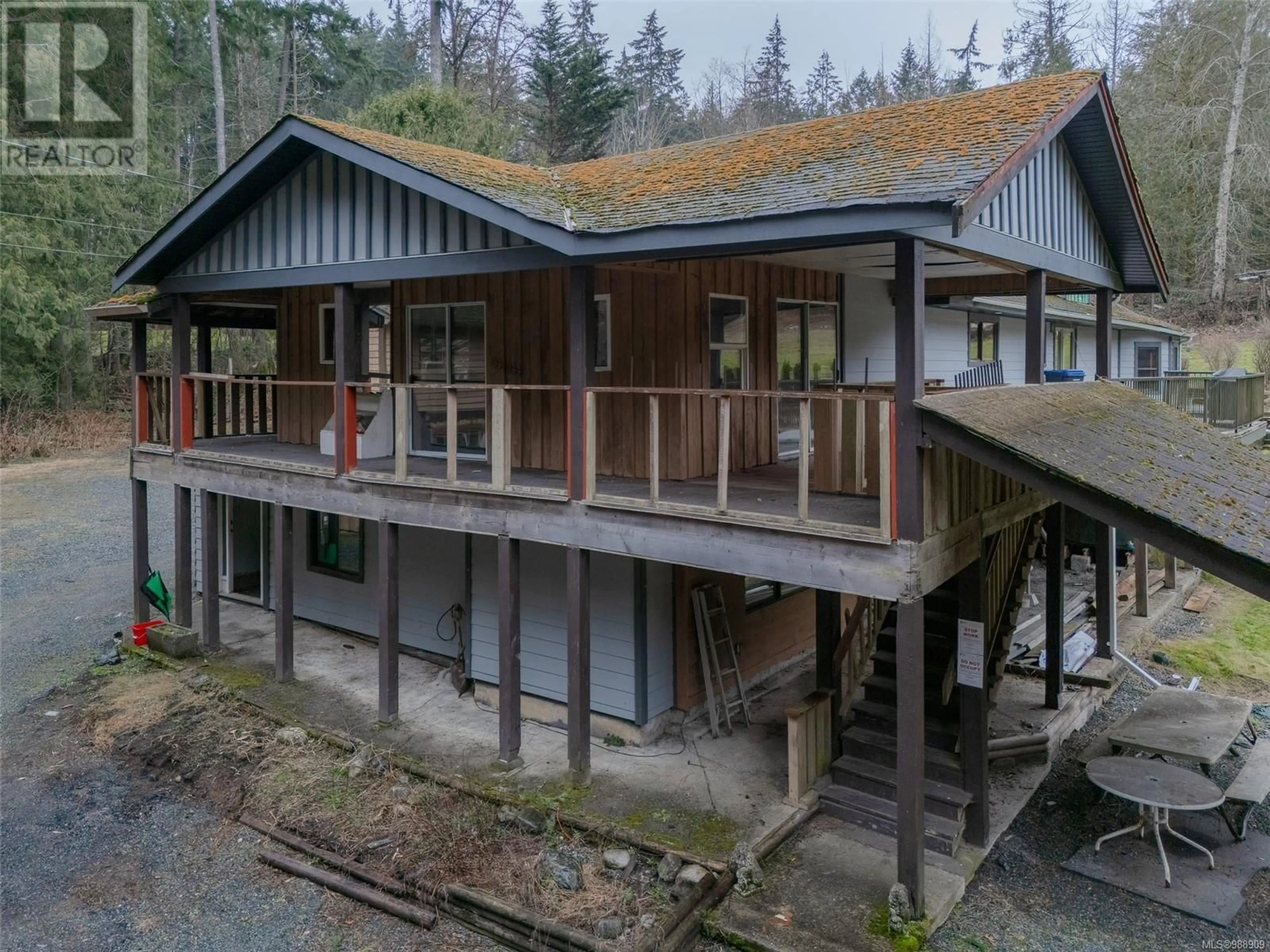 A pic from outside/outdoor area/front of a property/back of a property/a pic from drone, building for 2477 Enefer Rd, Nanaimo British Columbia V9X1W4