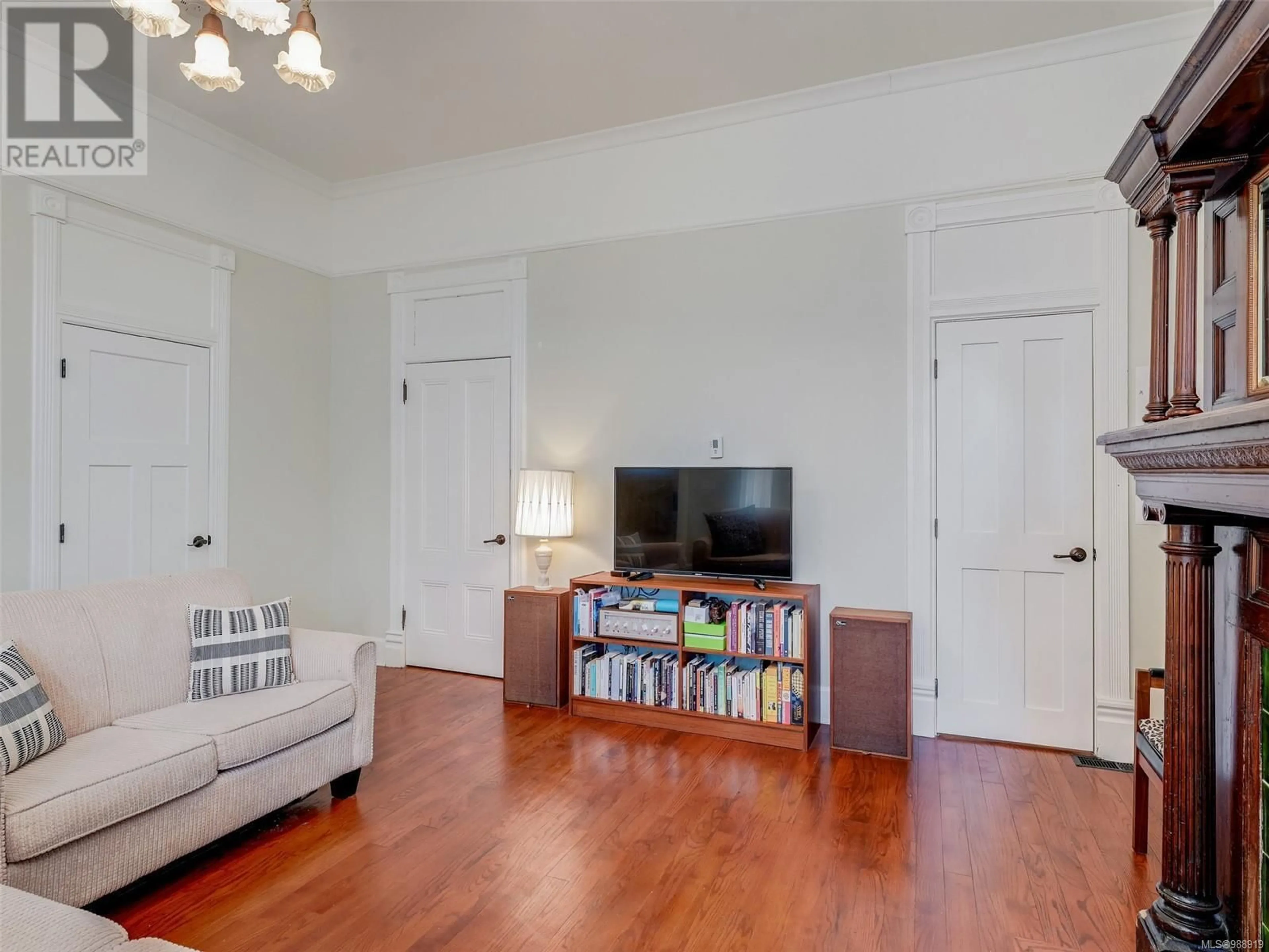 Living room with furniture, unknown for 1014 RICHARDSON STREET, Victoria British Columbia V8V3C5