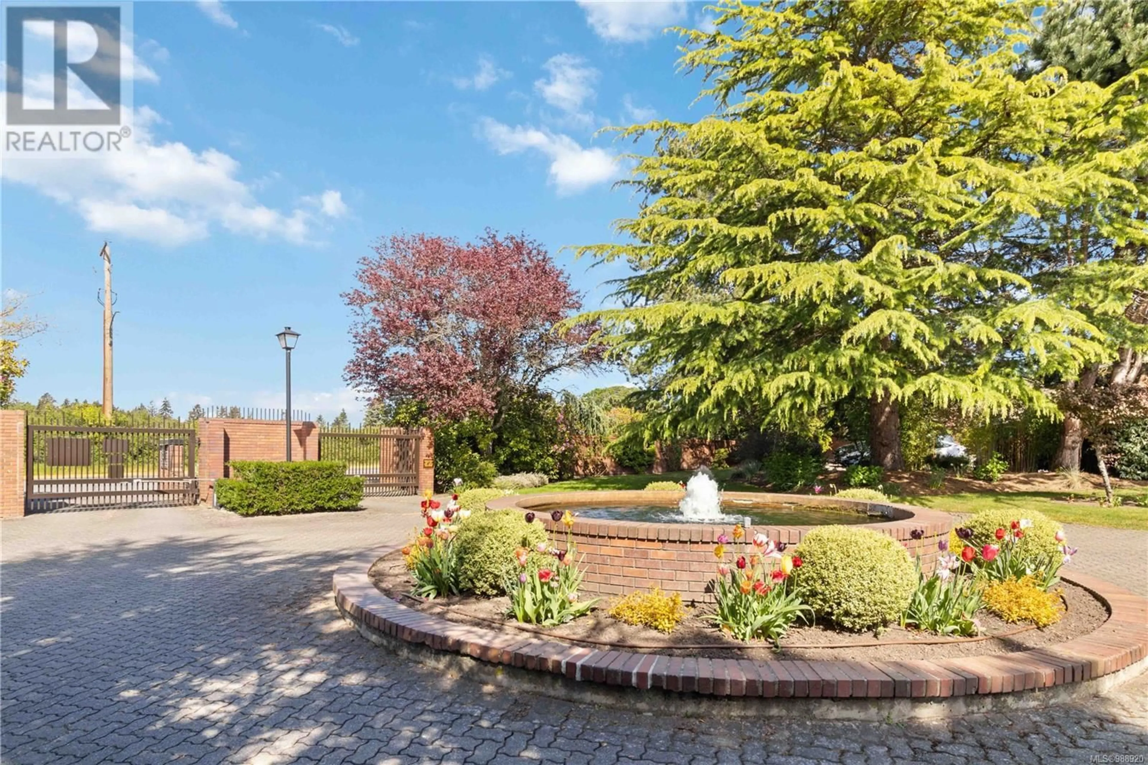Patio, street for 103 - 2345 CEDAR HILL CROSS ROAD, Oak Bay British Columbia V8P5M8