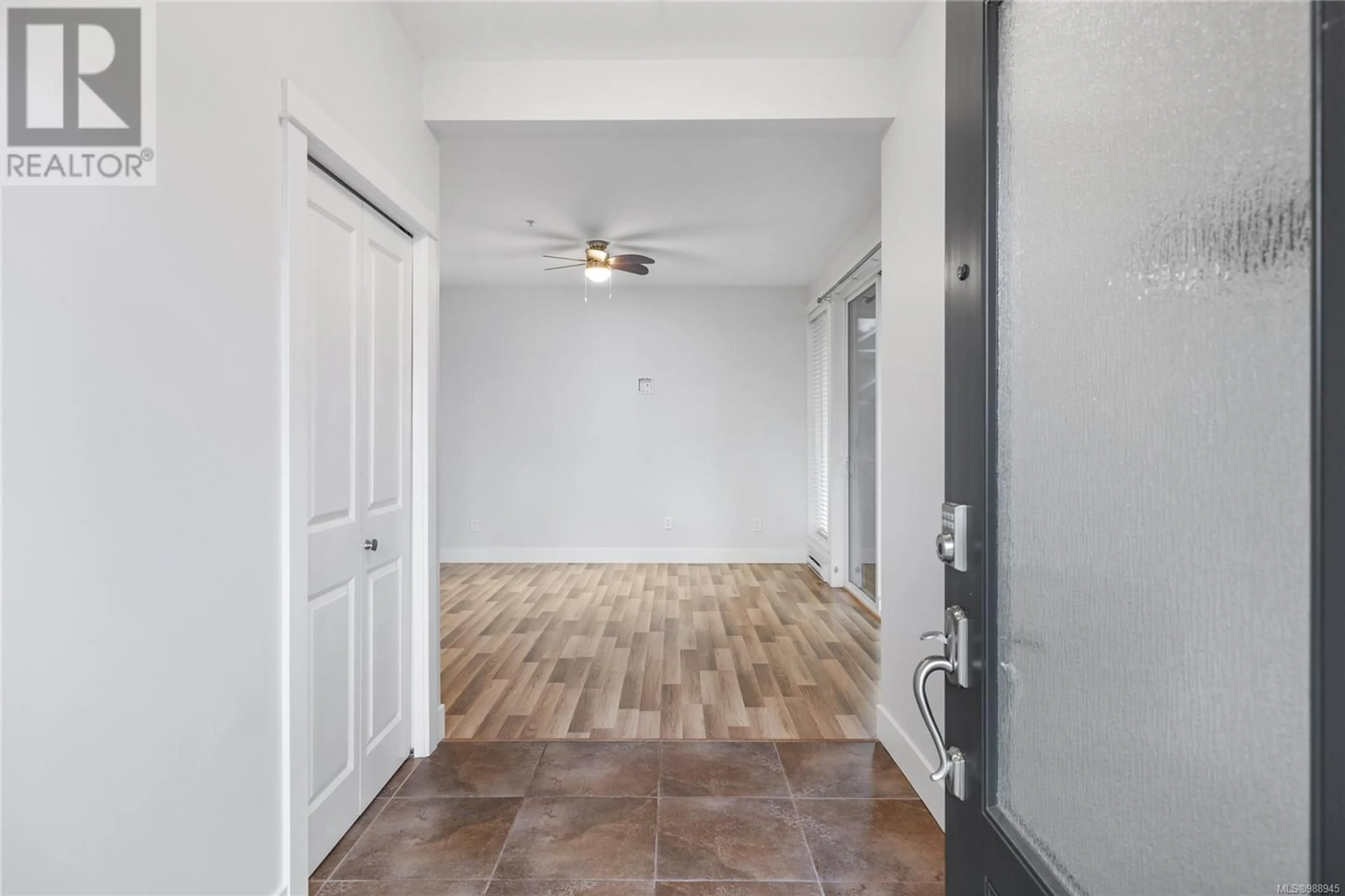 Indoor entryway for 4 - 6189 NITINAT WAY, Nanaimo British Columbia V9V0A9