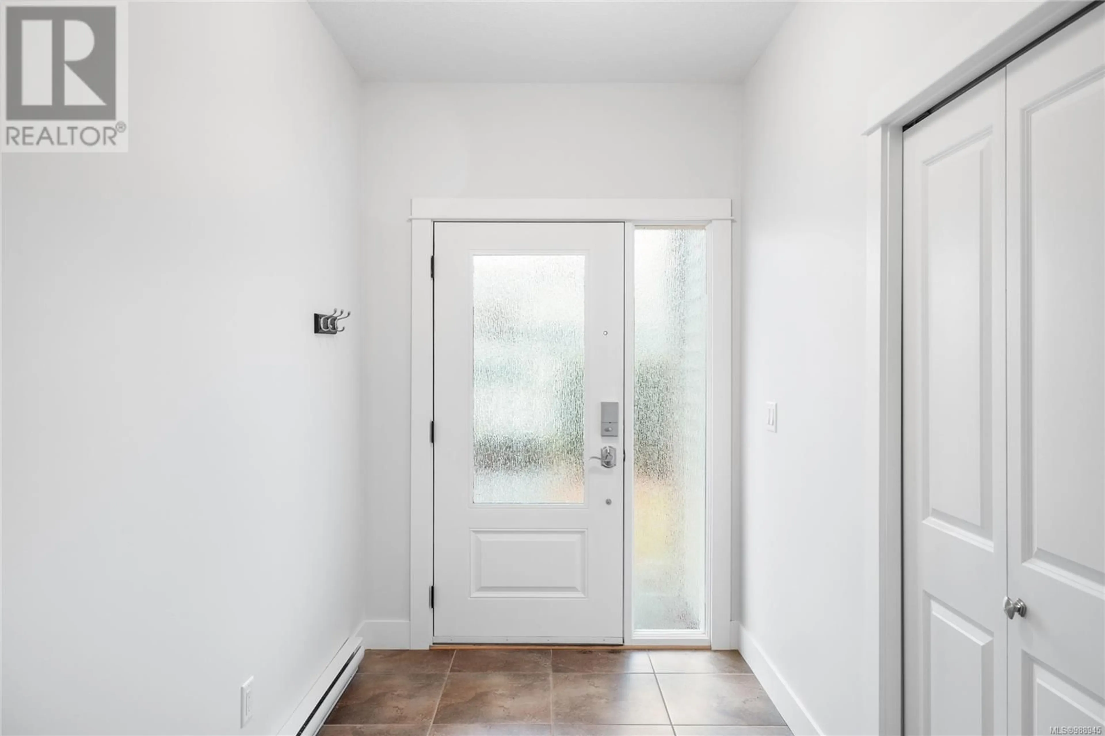 Indoor entryway for 4 - 6189 NITINAT WAY, Nanaimo British Columbia V9V0A9