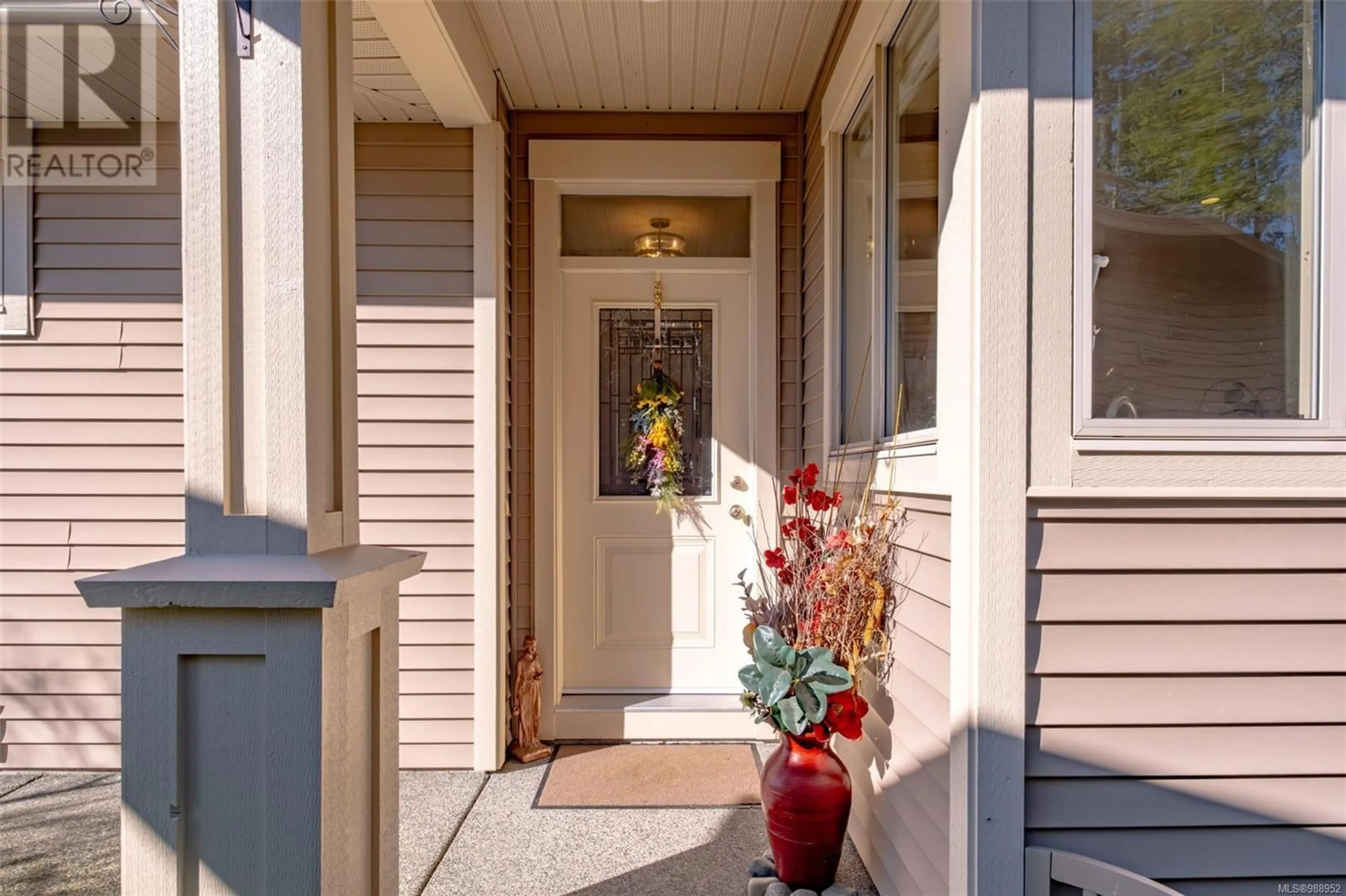 Indoor entryway for 102 5989 Kaden Pl, Nanaimo British Columbia V9T0B5