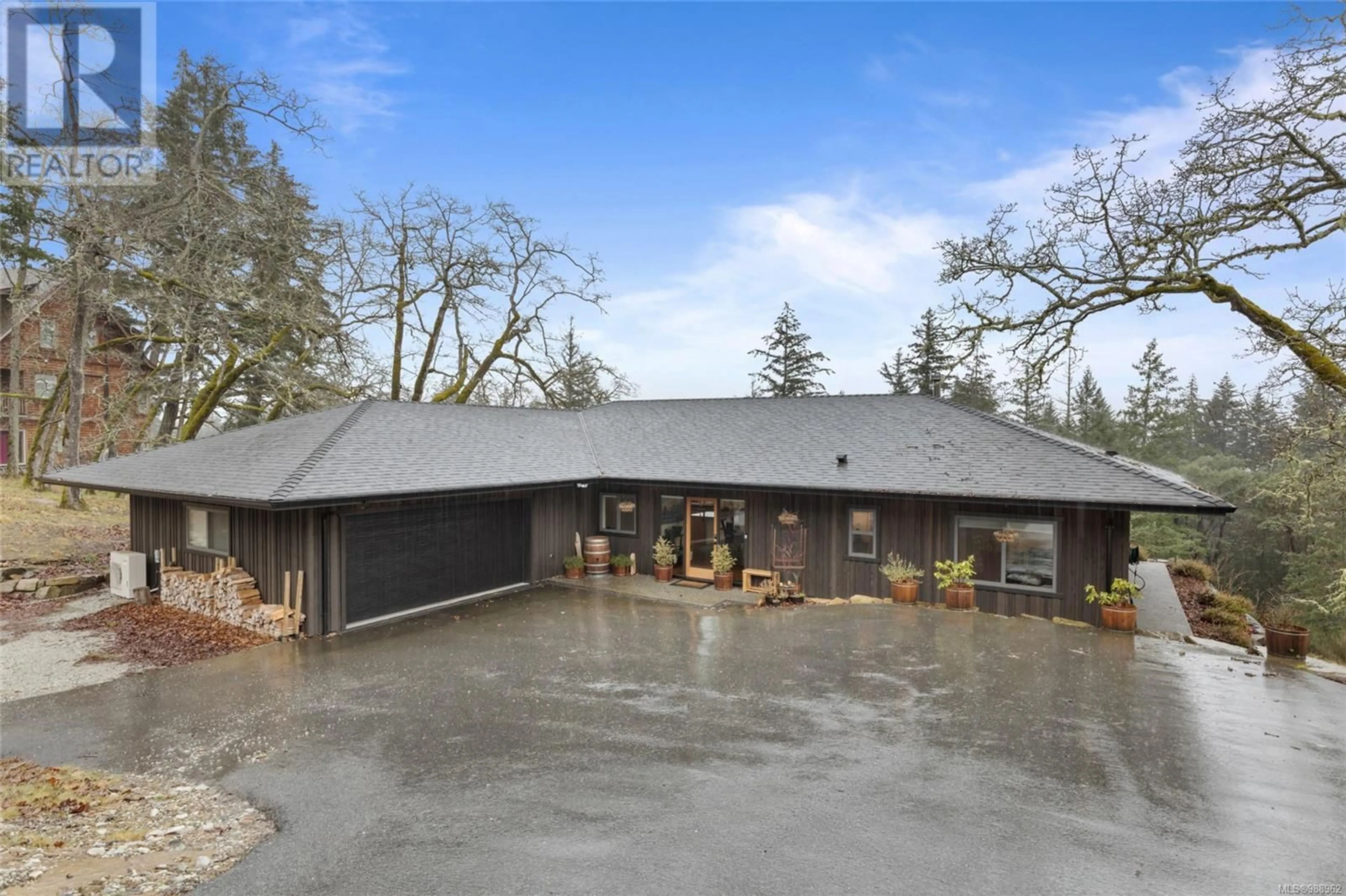 A pic from outside/outdoor area/front of a property/back of a property/a pic from drone, building for 153 Sandpiper Pl, Salt Spring British Columbia V8K2W5