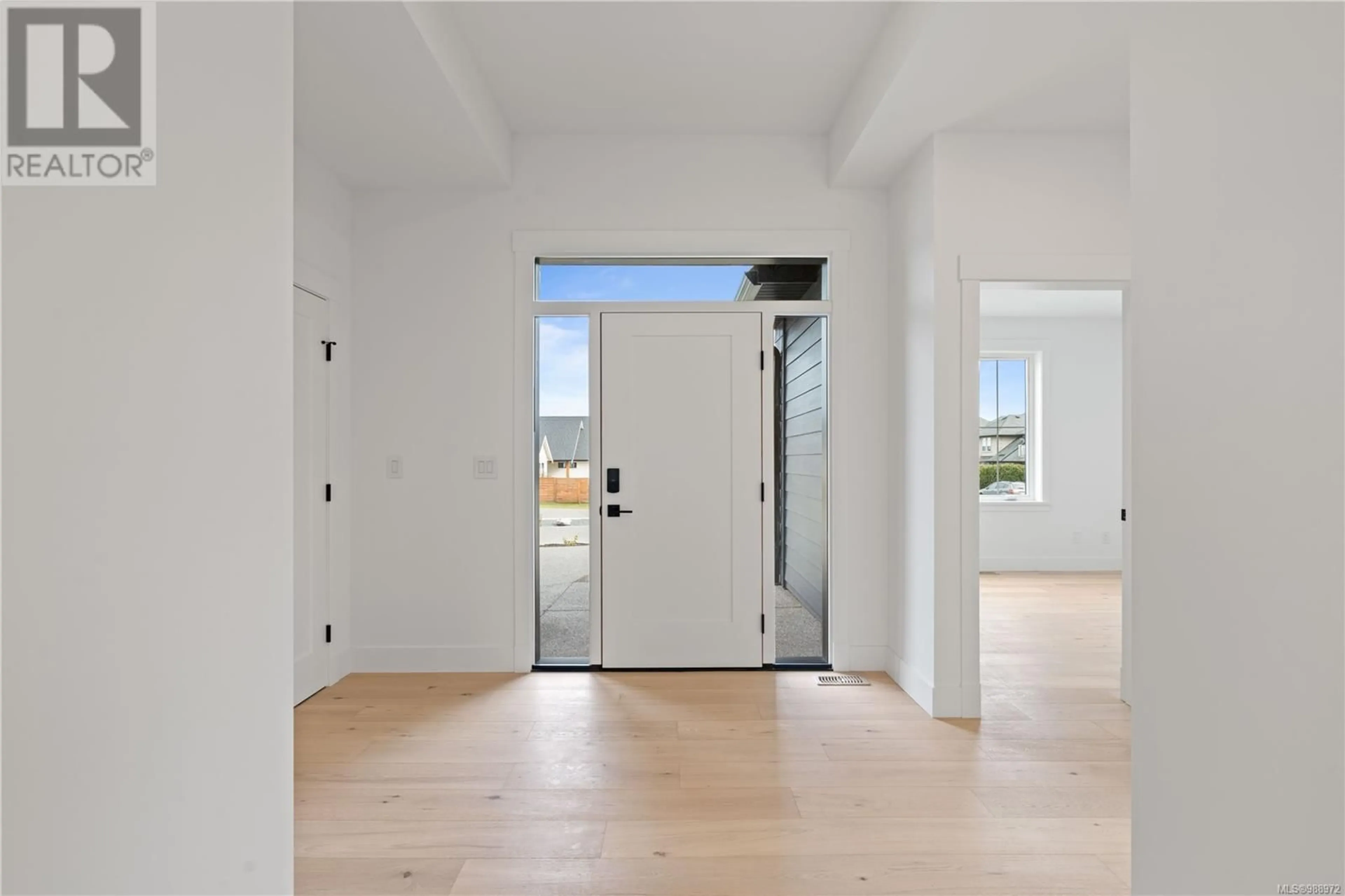 Indoor entryway for 51 SUN WEST PLACE, Parksville British Columbia V9P2W9