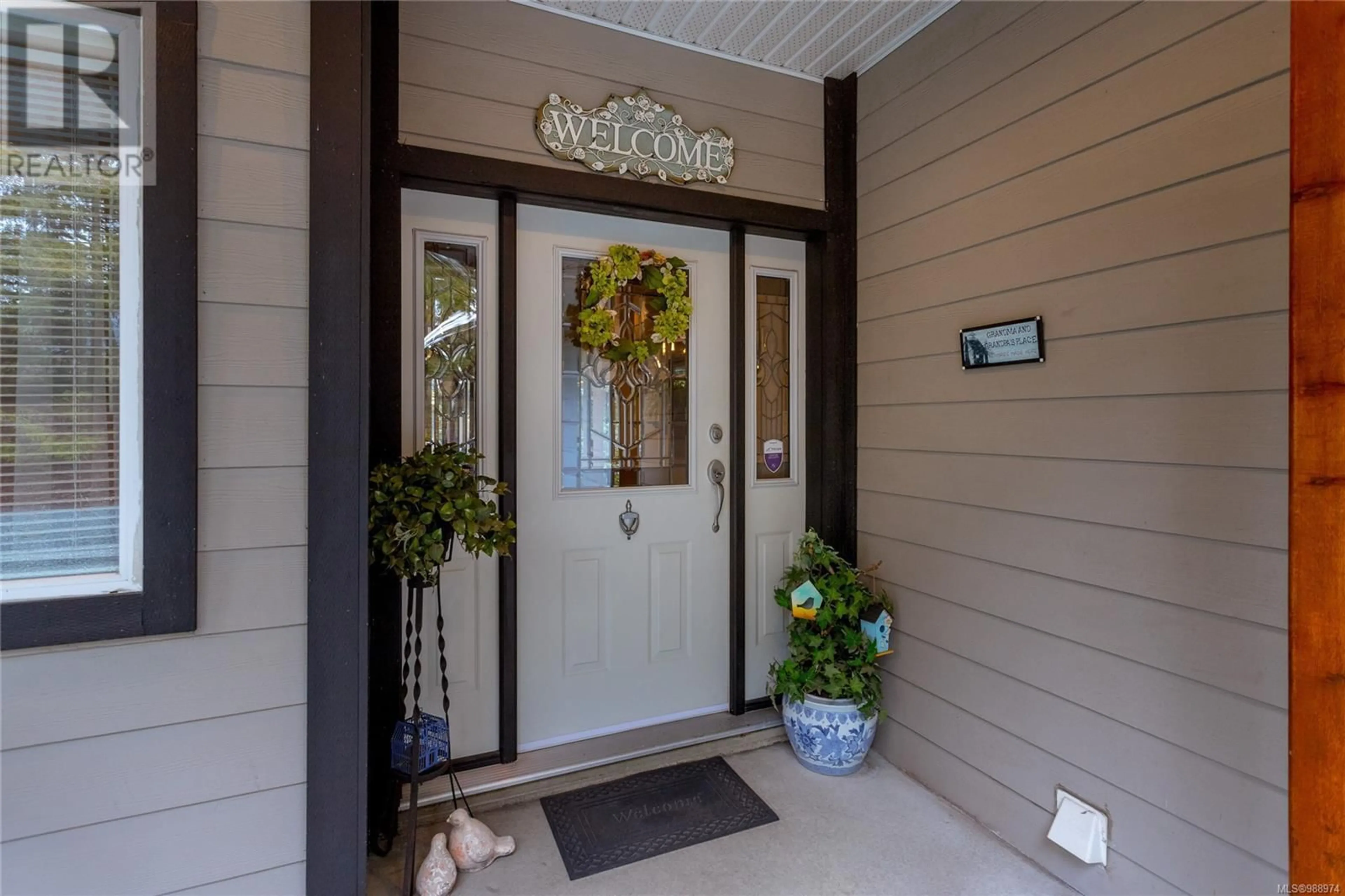 Indoor entryway for 3048 Henry Rd, Chemainus British Columbia V0R1K5