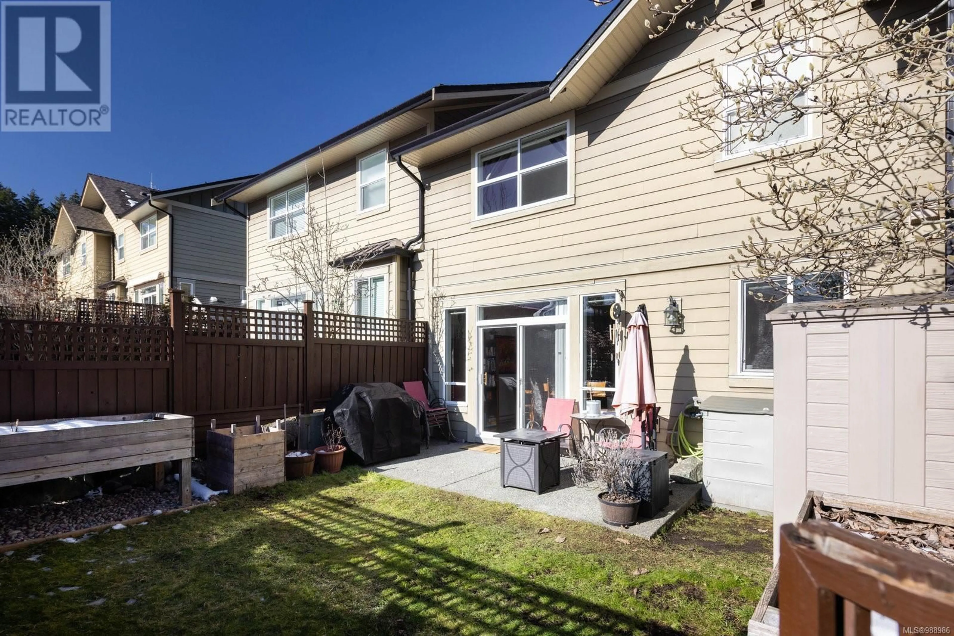 Patio, street for 17 3101 Cliffs Rd, Duncan British Columbia V9L0C6