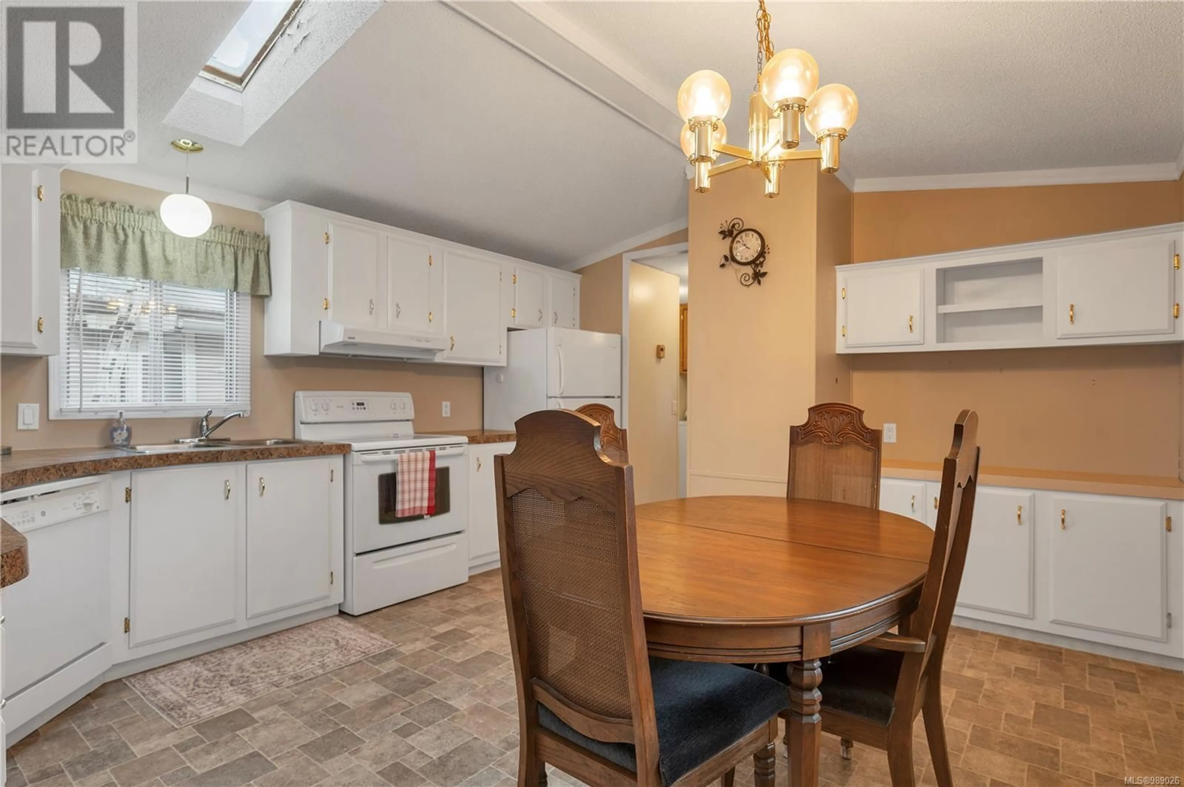 Standard kitchen, unknown for 45 2520 Quinsam Rd, Campbell River British Columbia V9W4N4