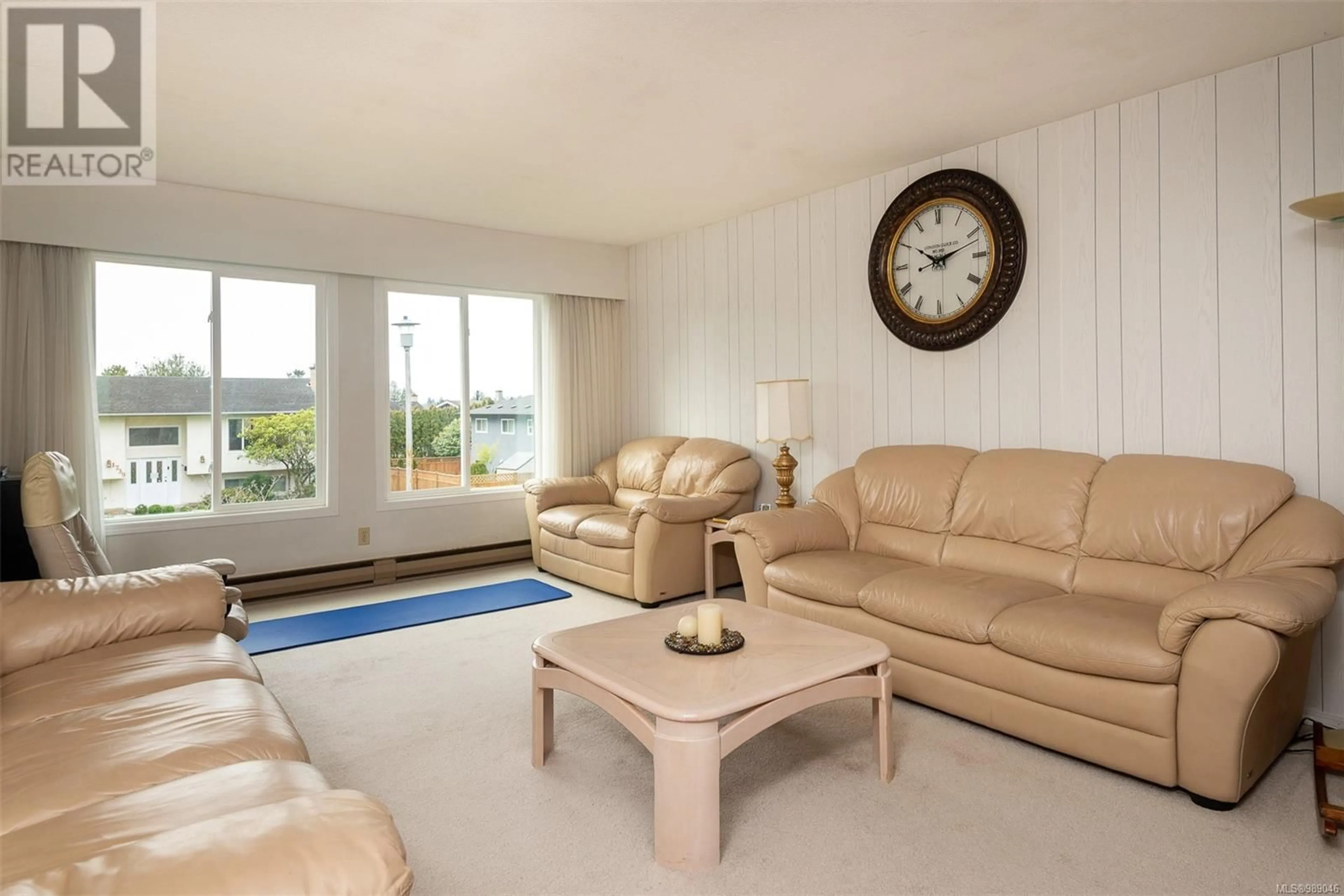 Living room with furniture, unknown for 1744 TRIEST CRESCENT, Saanich British Columbia V8N4W8