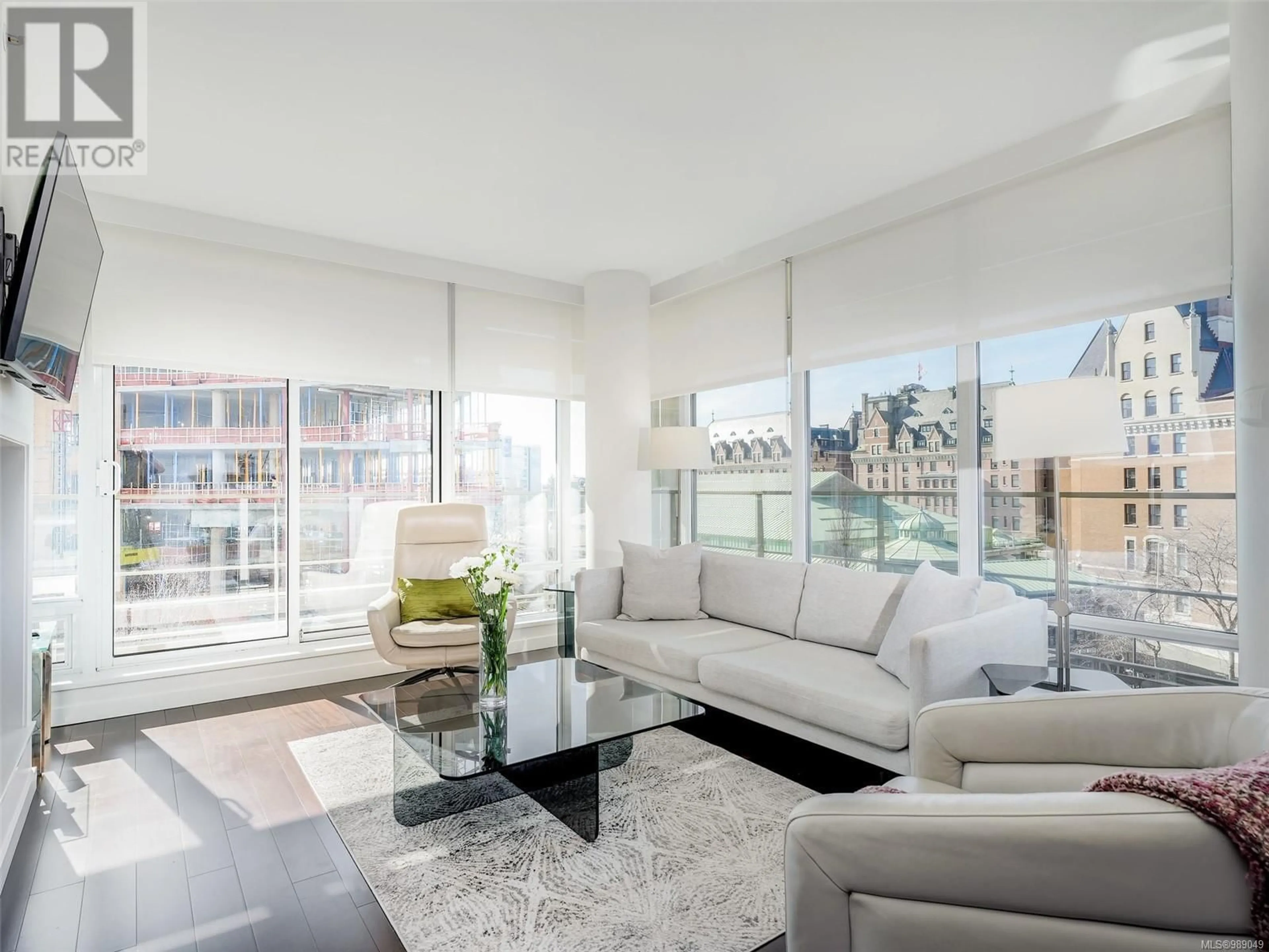 Living room with furniture, unknown for 506 - 708 BURDETT AVENUE, Victoria British Columbia V8W0A8