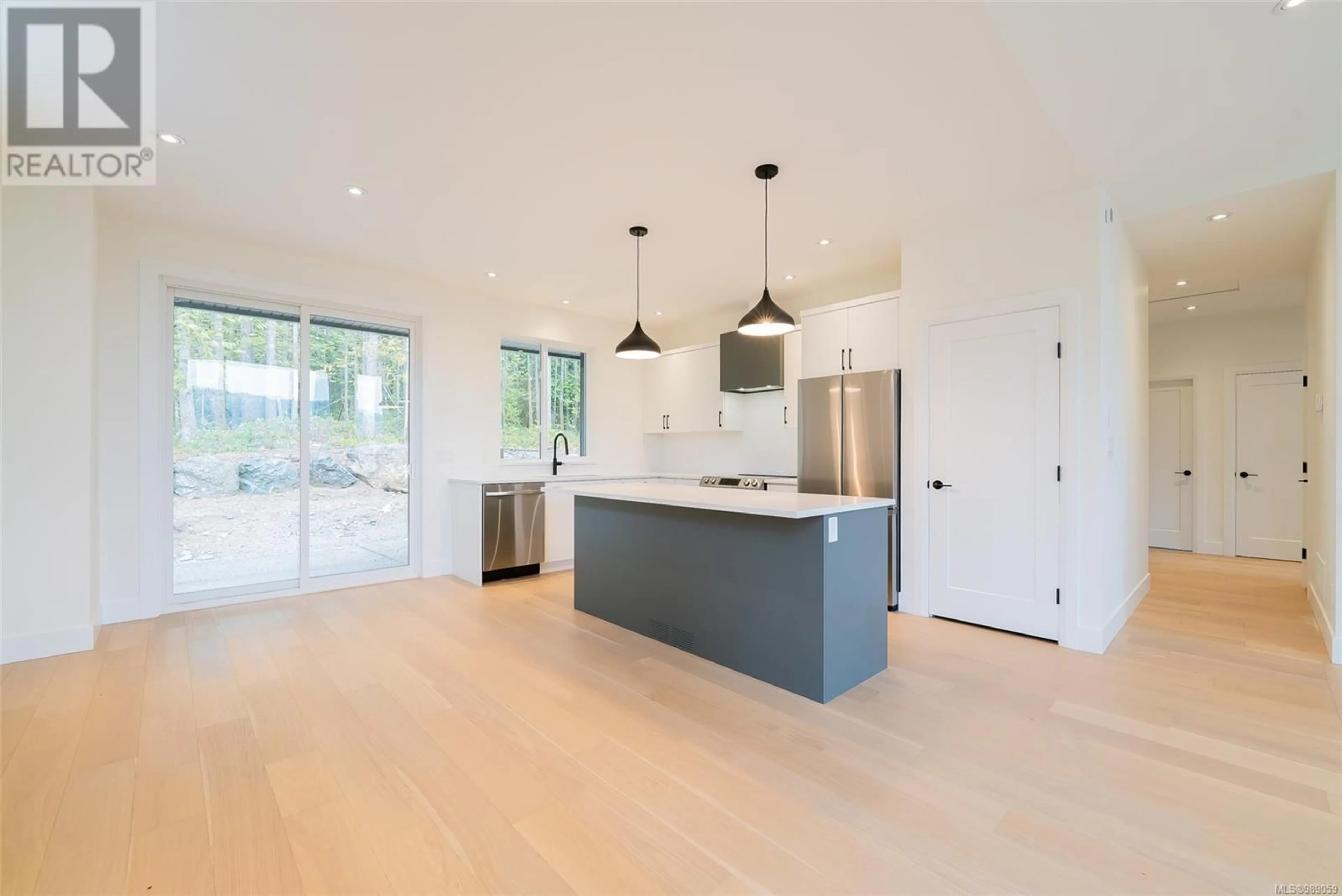 Open concept kitchen, unknown for 111 RAVEN WAY, Ladysmith British Columbia V9G0C2