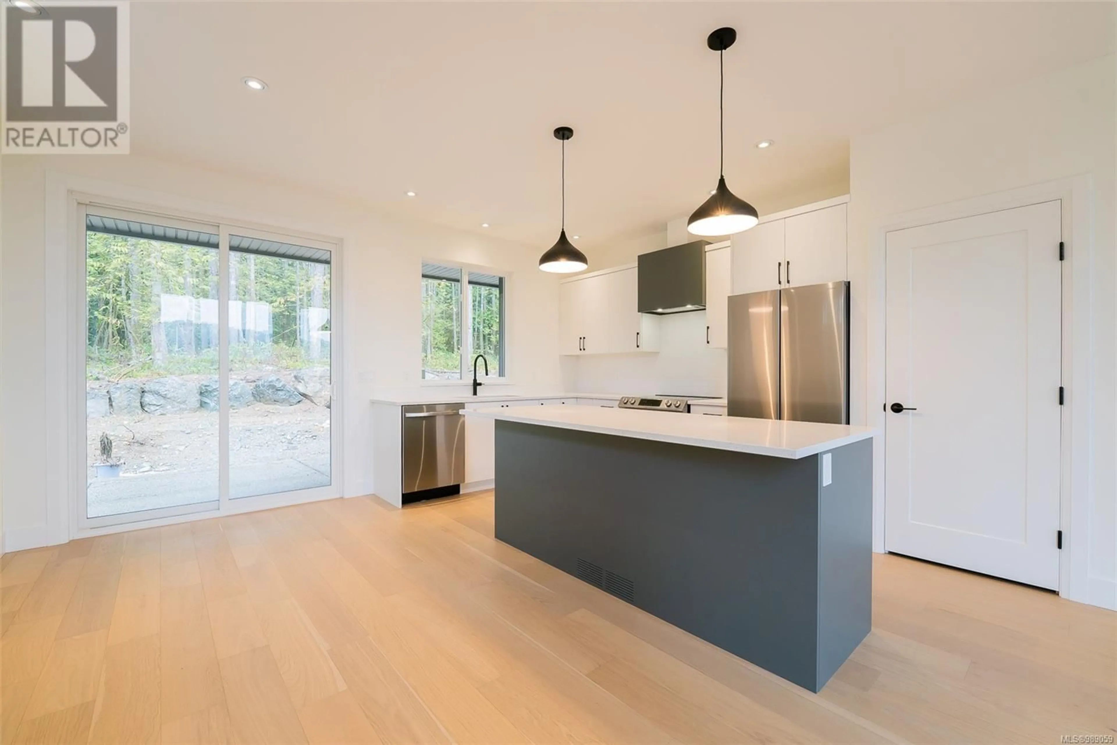 Open concept kitchen, unknown for 111 RAVEN WAY, Ladysmith British Columbia V9G0C2