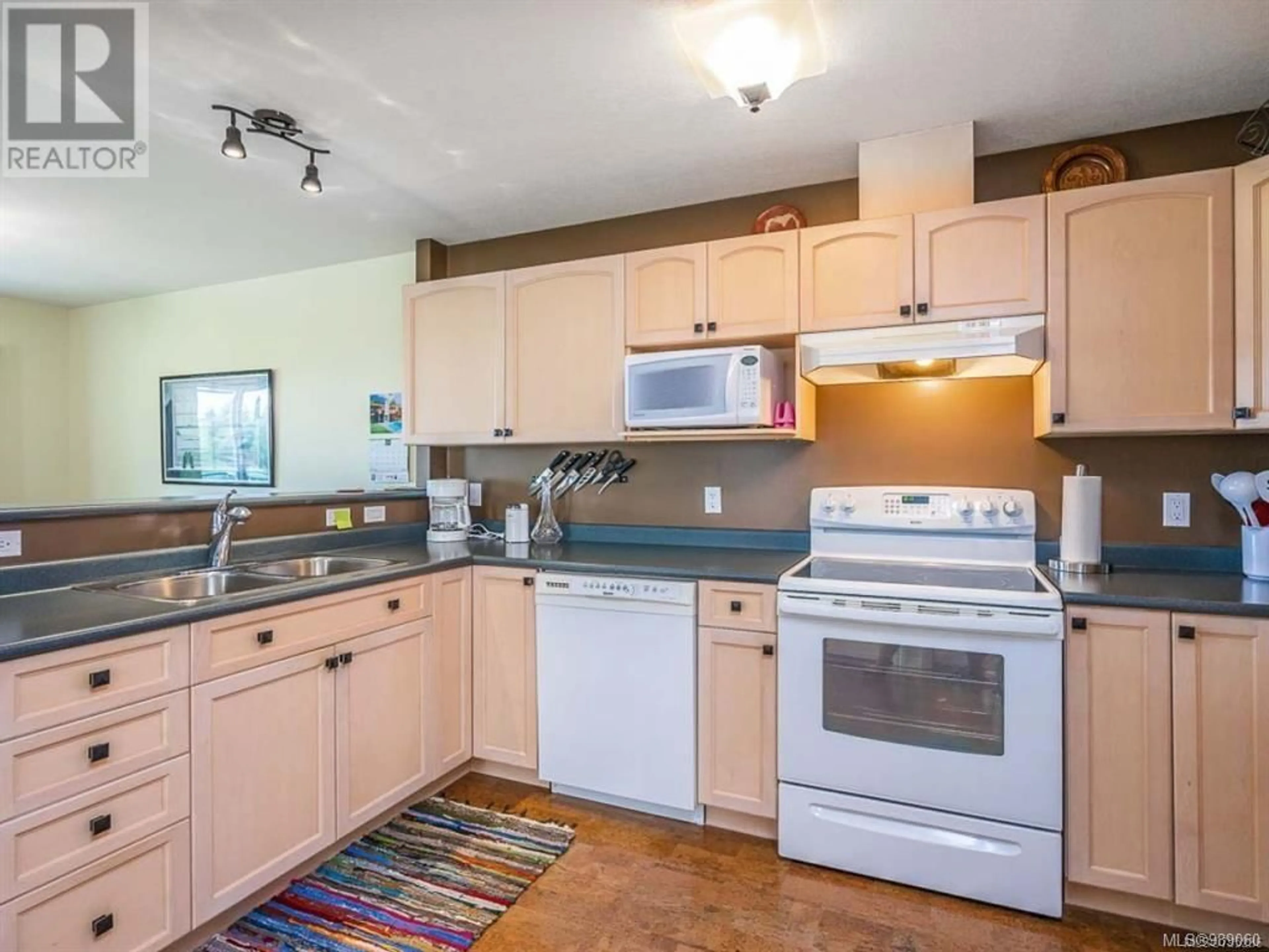 Standard kitchen, unknown for 10185 VIEW STREET, Chemainus British Columbia V0R1K2
