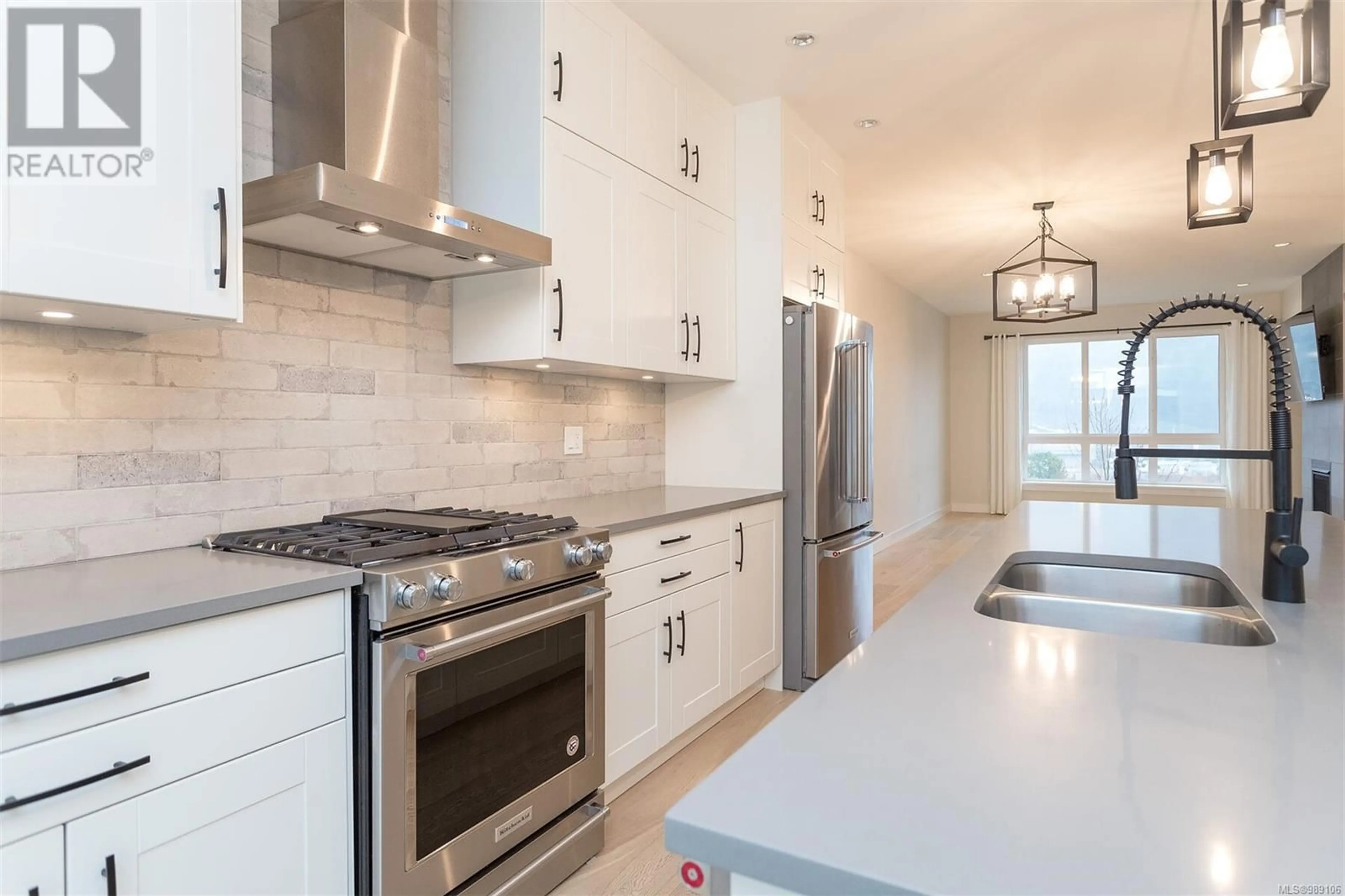 Open concept kitchen, ceramic/tile floor for 2856 TURNSTYLE CRESCENT, Langford British Columbia V9B0K9