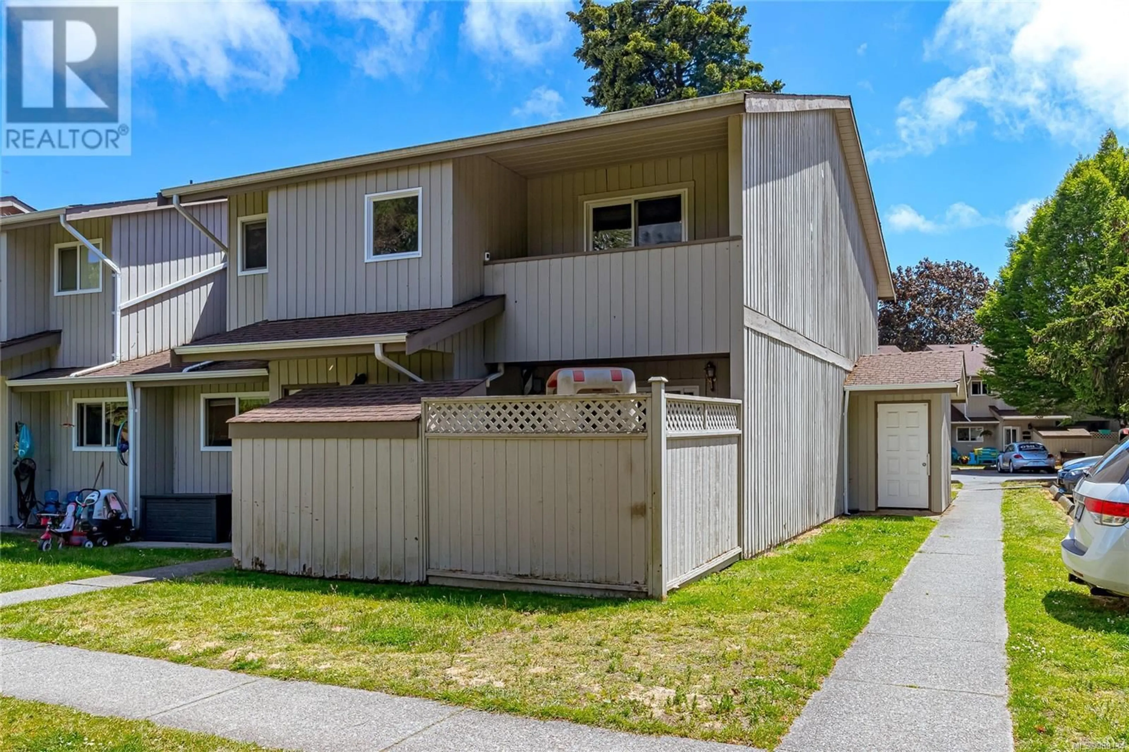 Home with vinyl exterior material, street for 17 2771 Spencer Rd, Langford British Columbia V9B4E2