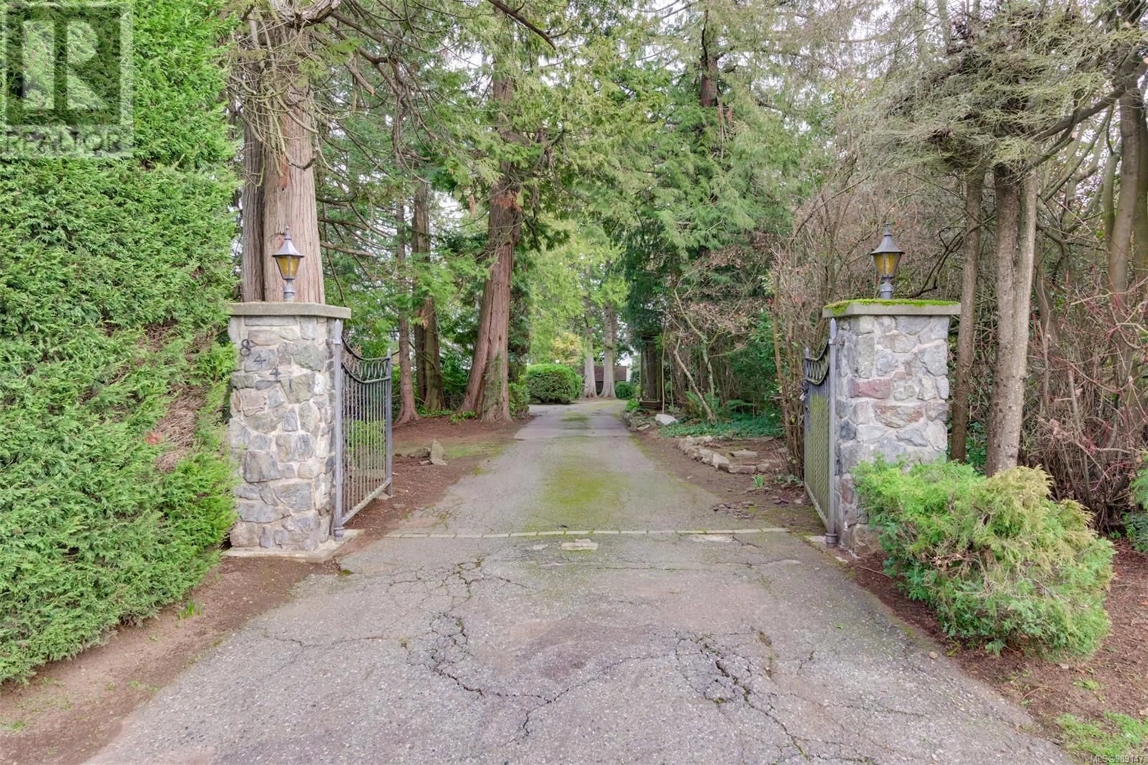 Unknown for 8441 LOCHSIDE DRIVE, Central Saanich British Columbia V8M1T9