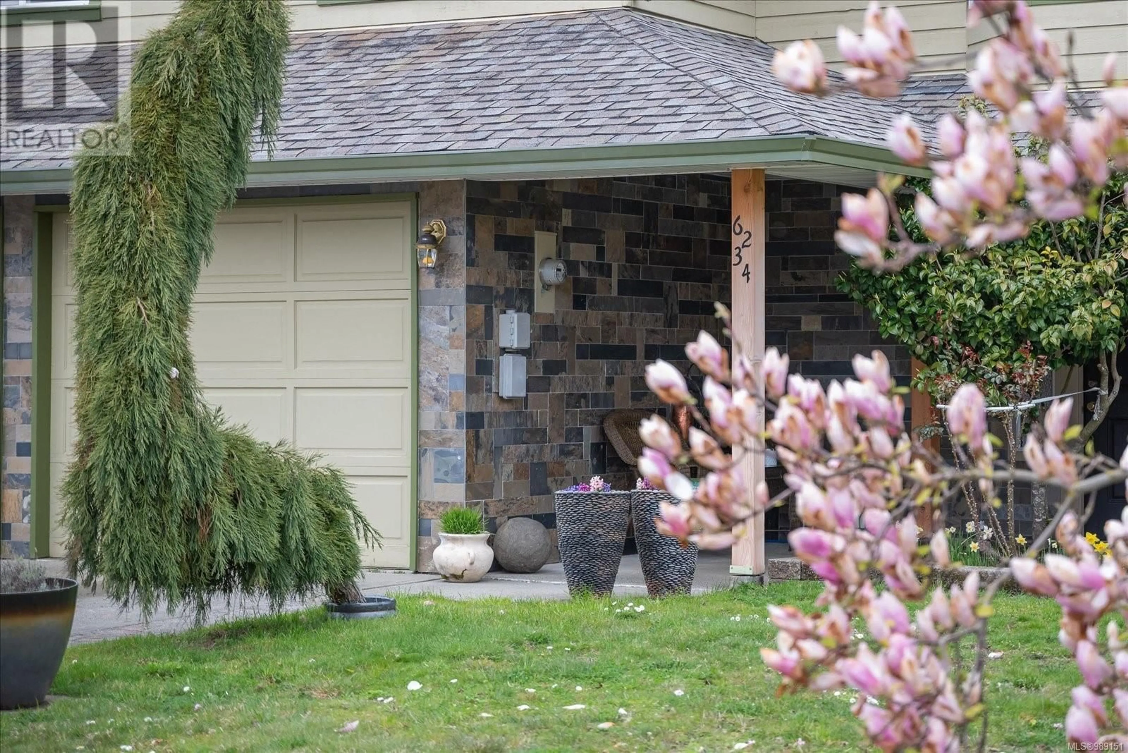 Patio, street for 6234 MYSTIC WAY, Nanaimo British Columbia V9V1L3