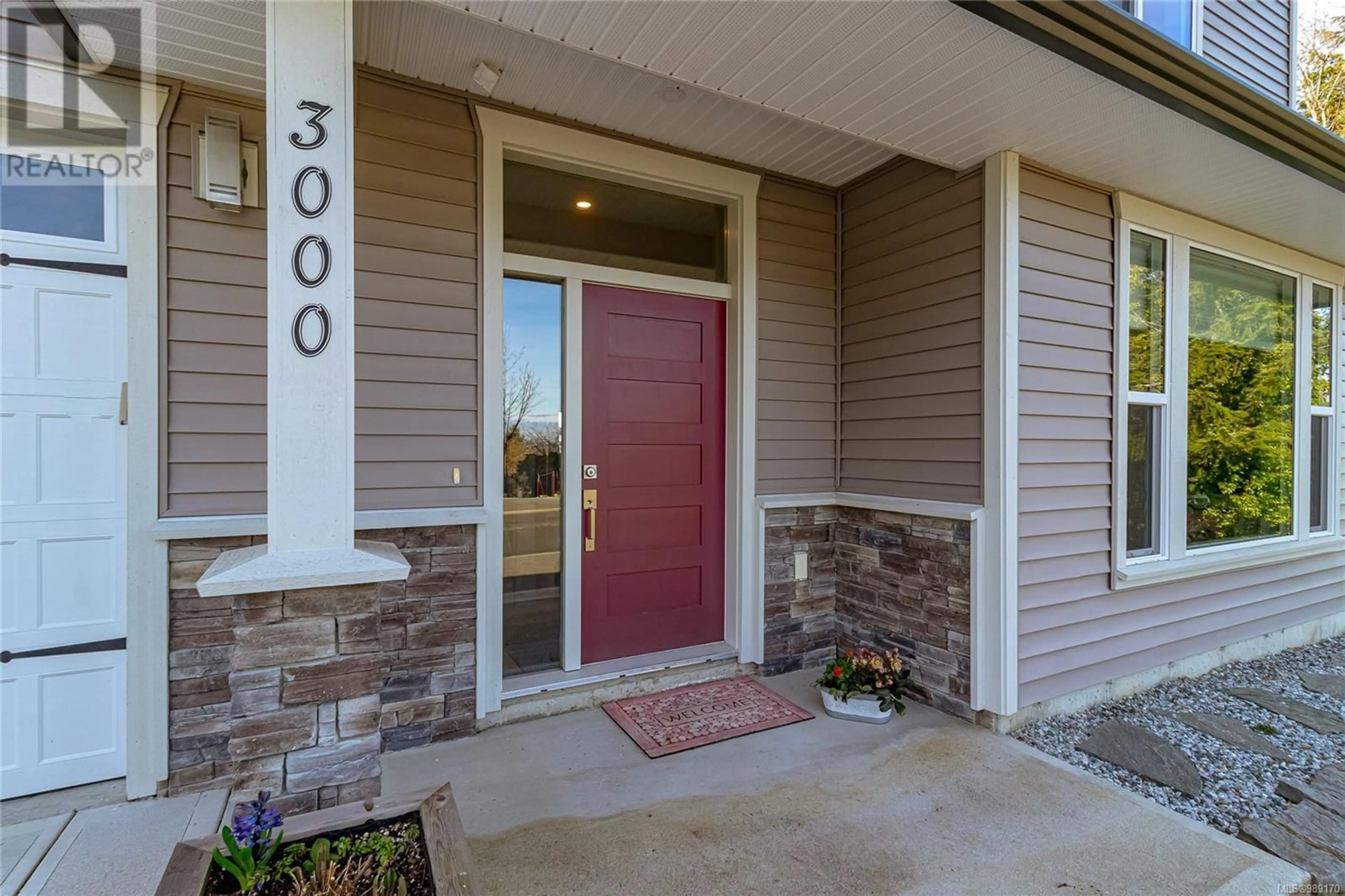 Indoor entryway for 3000 CATALINA WAY, Chemainus British Columbia V0R1K2
