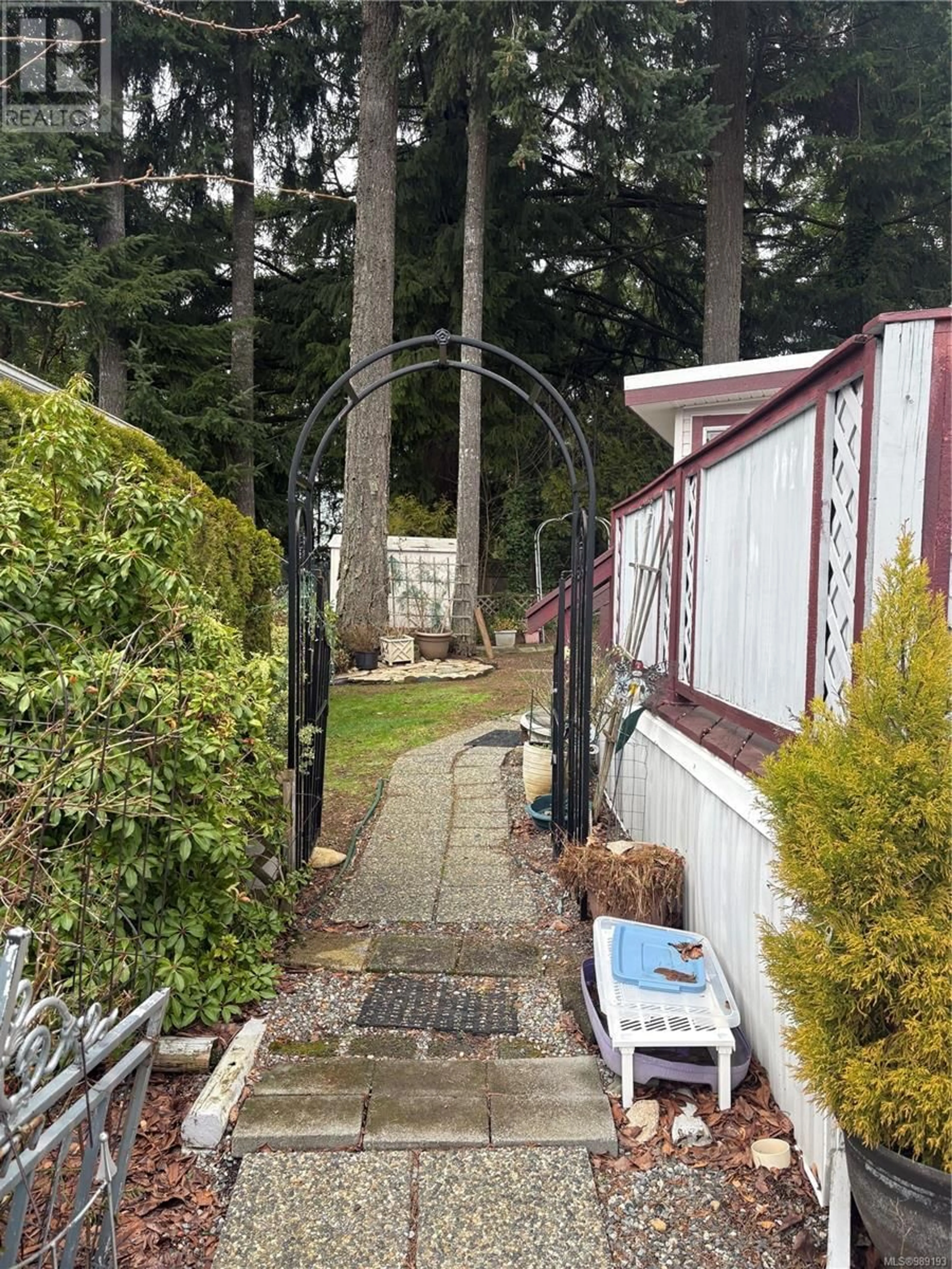 A pic from outside/outdoor area/front of a property/back of a property/a pic from drone, street for 1108 Woss Lake Dr, Nanaimo British Columbia V9R6X7