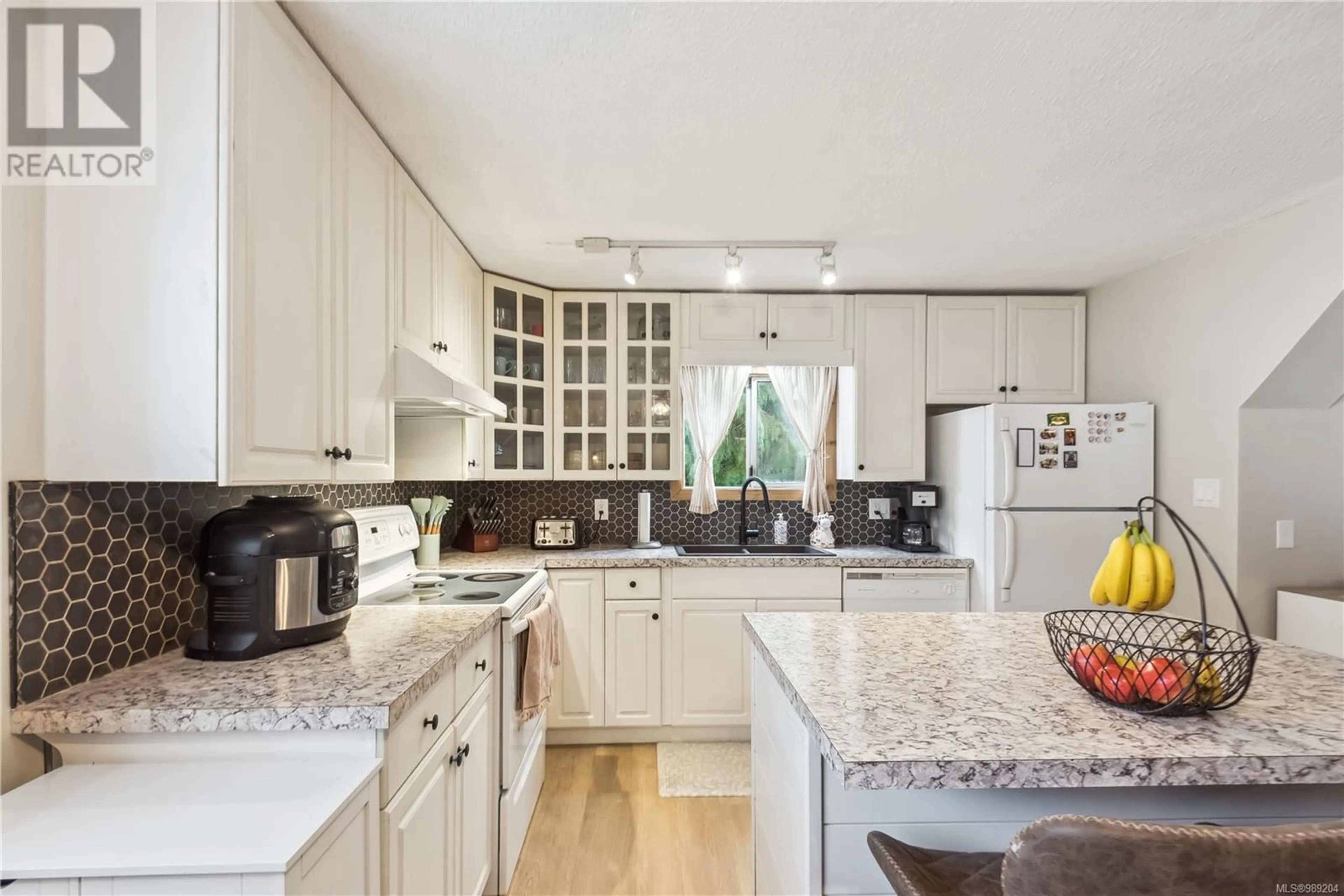 Open concept kitchen, unknown for 2159 Yellow Point Rd, Nanaimo British Columbia V9X1W6