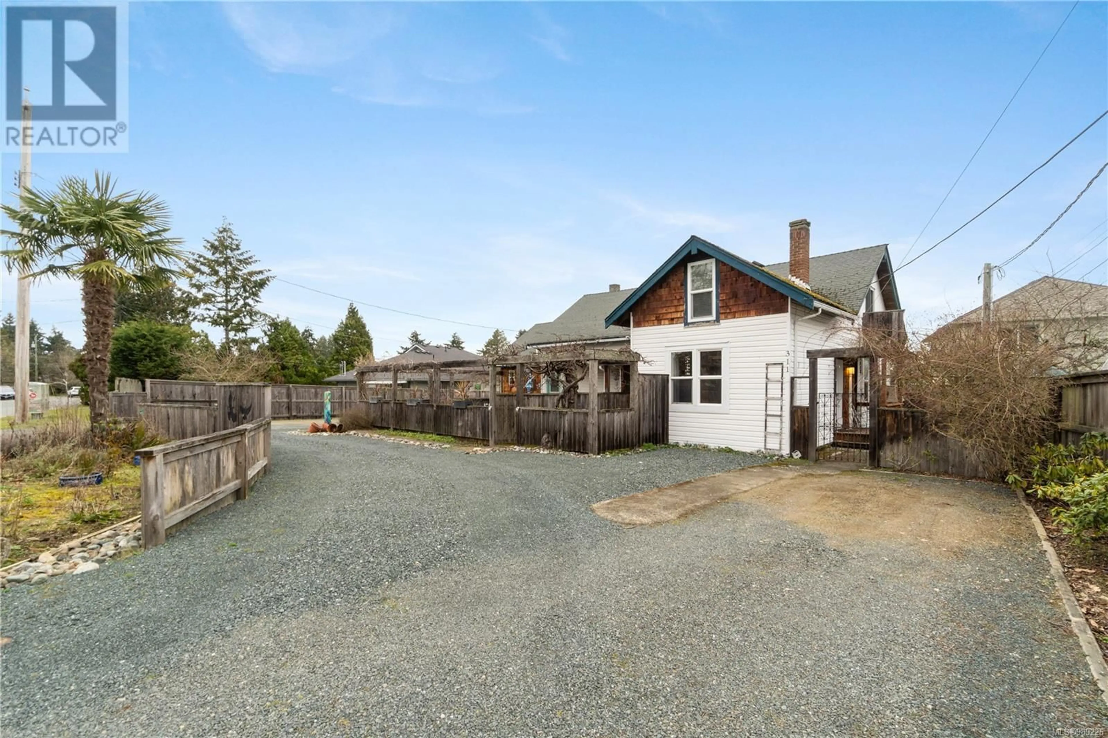 A pic from outside/outdoor area/front of a property/back of a property/a pic from drone, street for 309 PIONEER CRESCENT, Parksville British Columbia V9P1V5