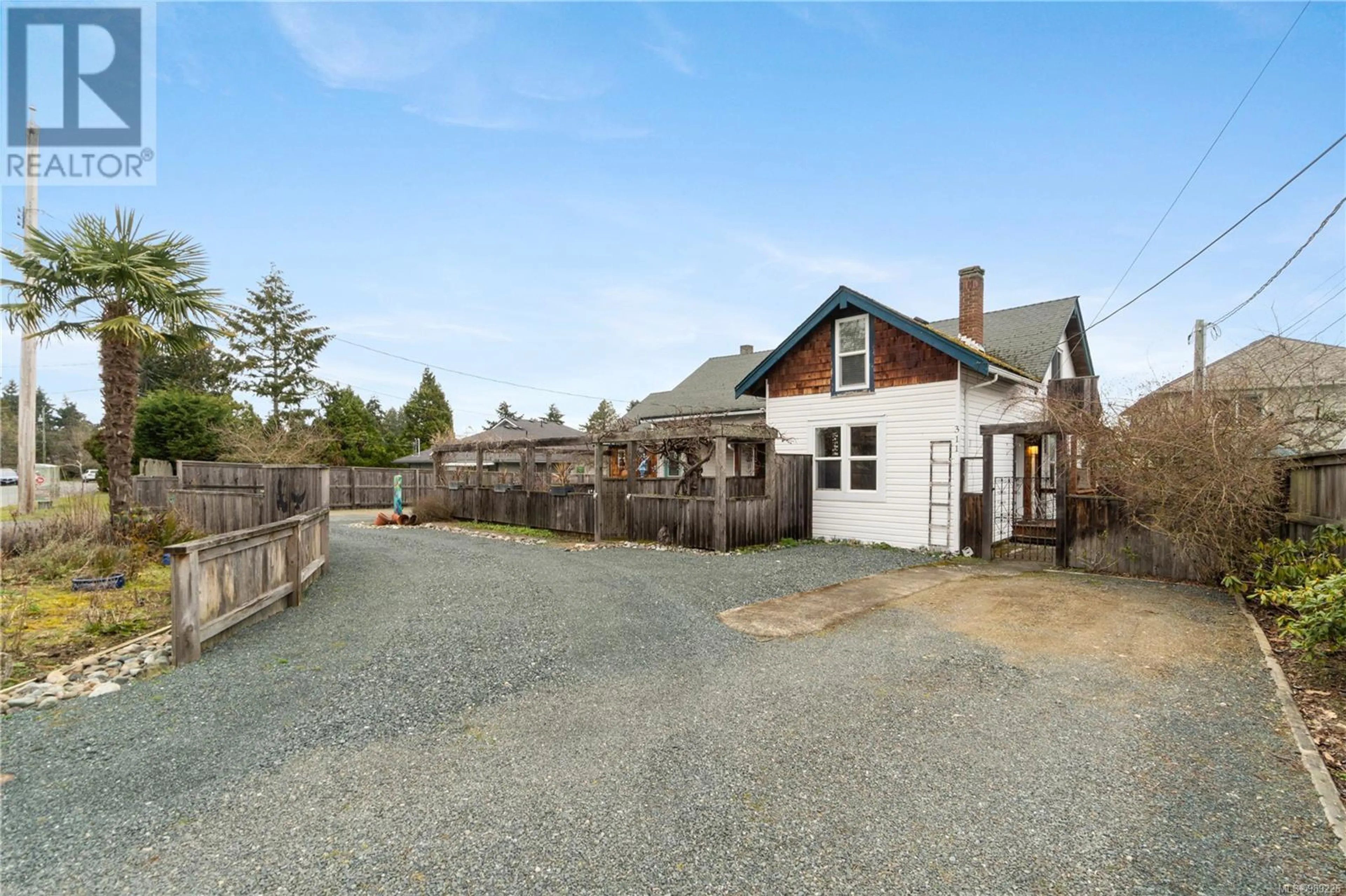 A pic from outside/outdoor area/front of a property/back of a property/a pic from drone, street for 309 Pioneer Cres, Parksville British Columbia V9P1V5