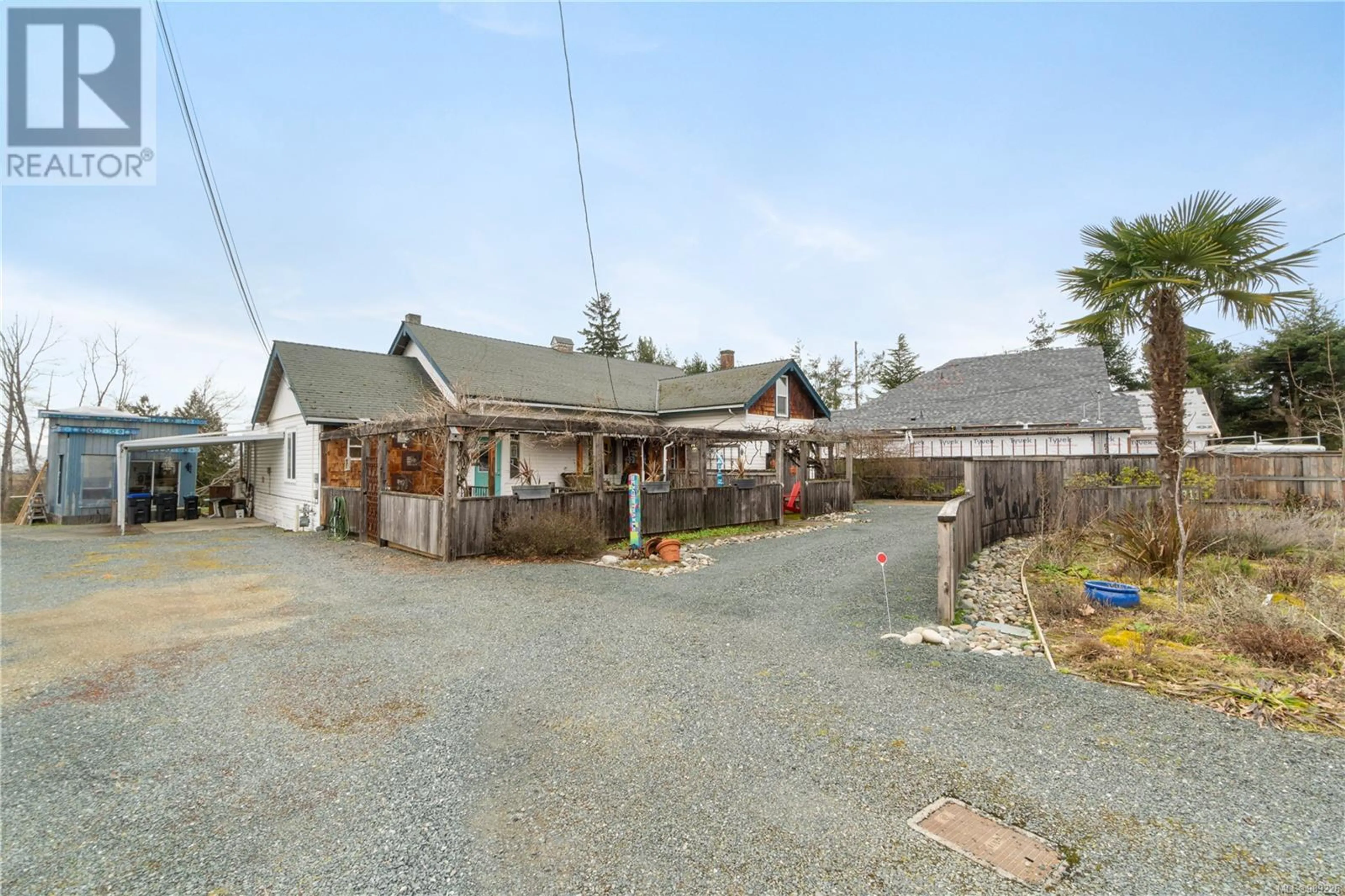 A pic from outside/outdoor area/front of a property/back of a property/a pic from drone, street for 309 Pioneer Cres, Parksville British Columbia V9P1V5