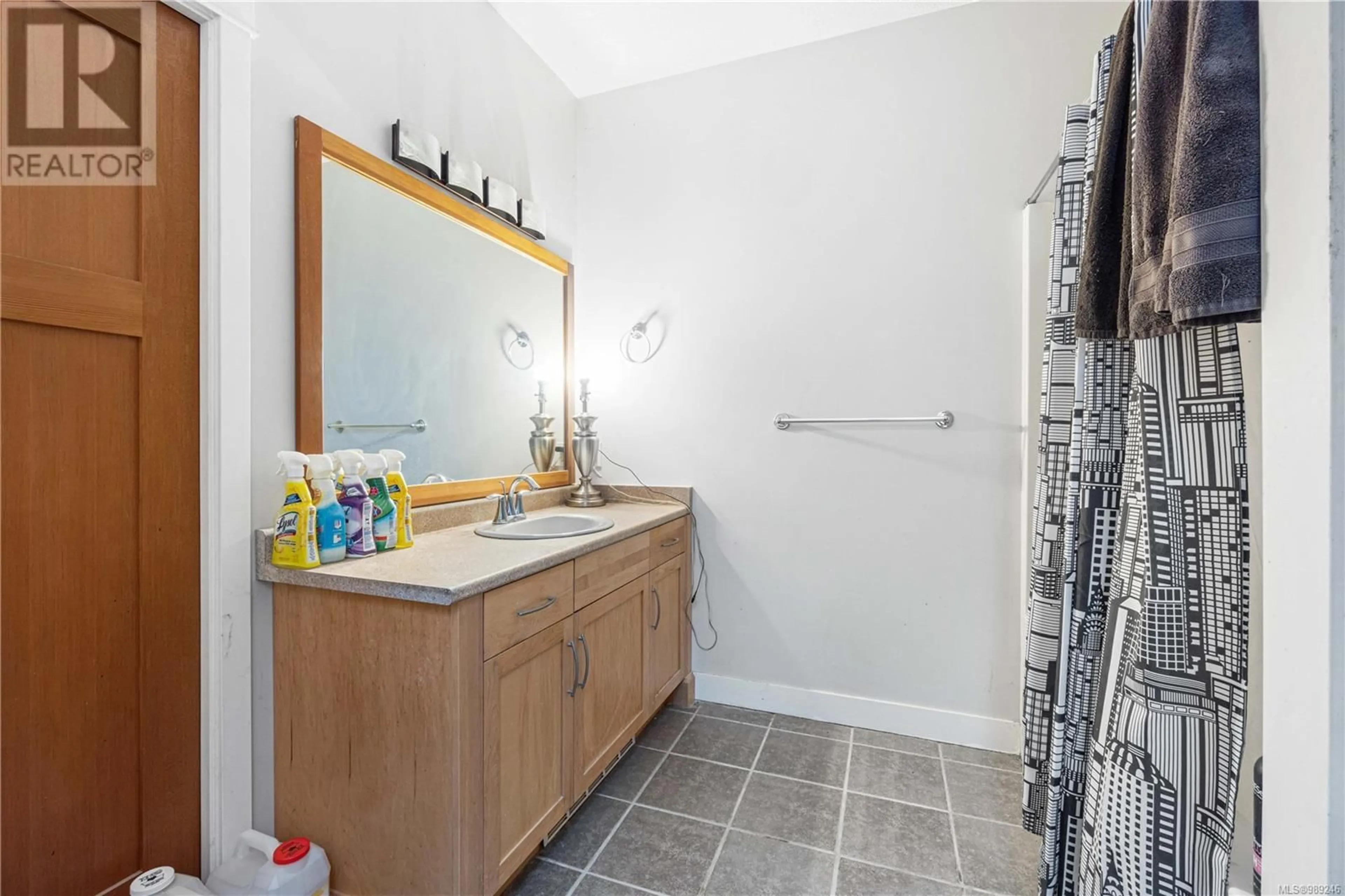 Standard bathroom, ceramic/tile floor for 19 1156 Rocky Creek Rd, Ladysmith British Columbia V9G1K4