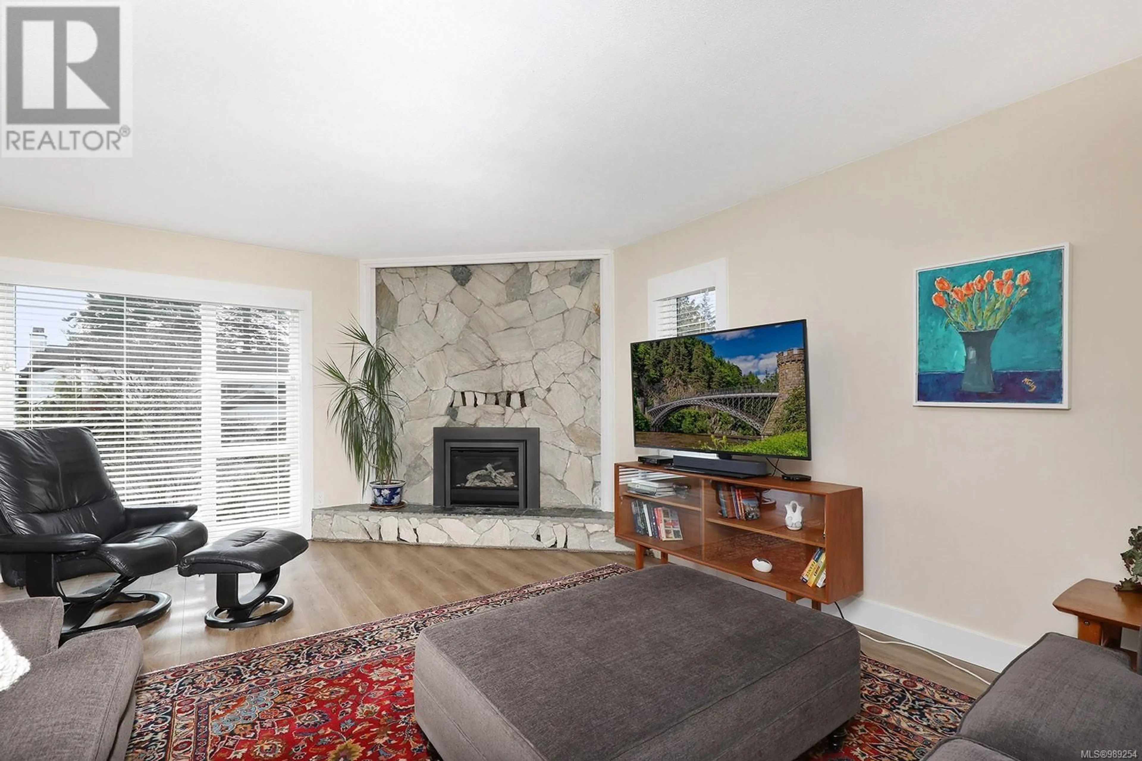 Living room with furniture, unknown for 1766 Linden Ave, Comox British Columbia V9M2L4