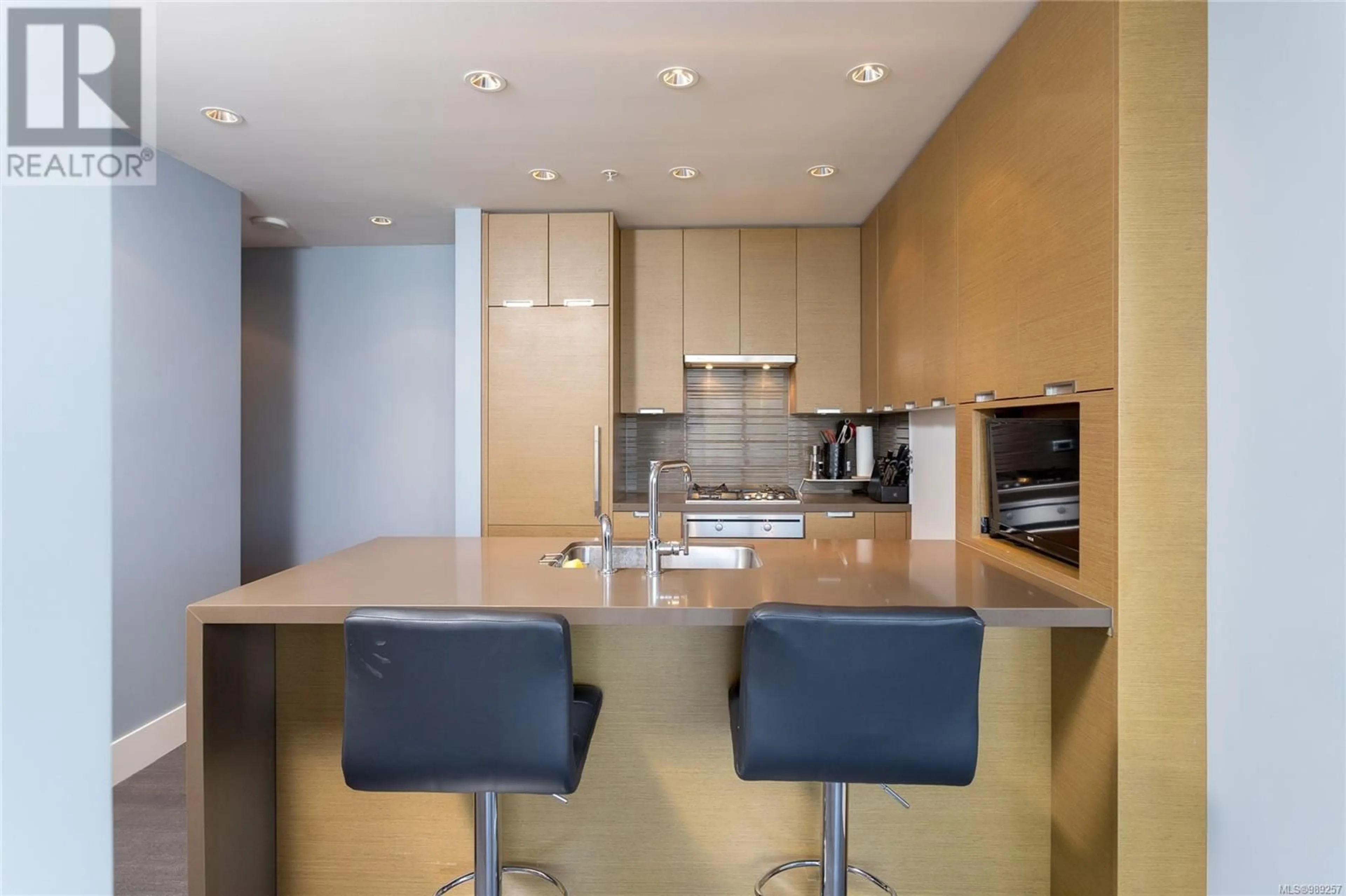 Contemporary kitchen, unknown for 606 - 83 SAGHALIE ROAD, Victoria British Columbia V9A0E7
