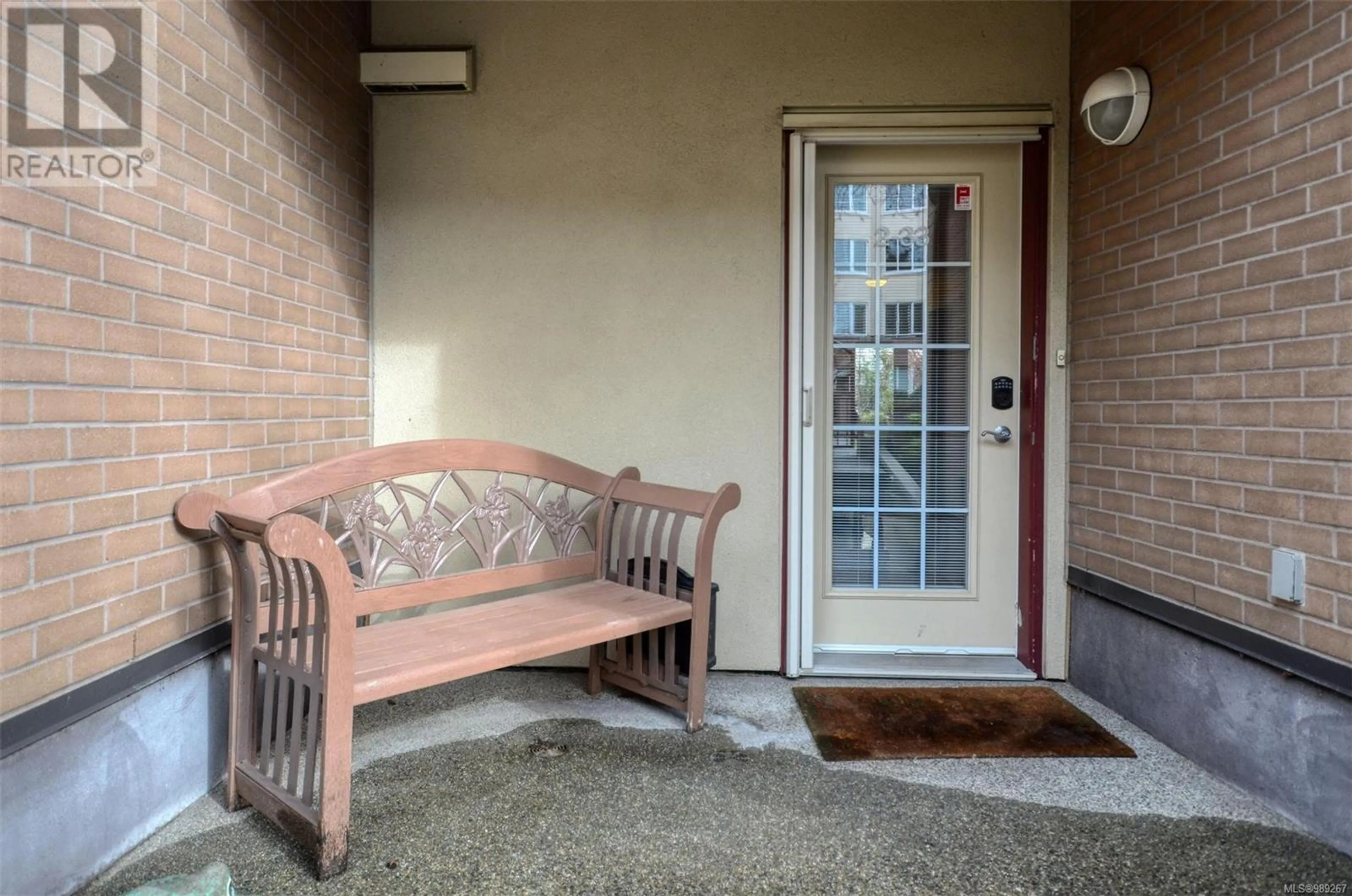 Indoor entryway for 2 33 Songhees Rd NW, Victoria British Columbia V9A7M6