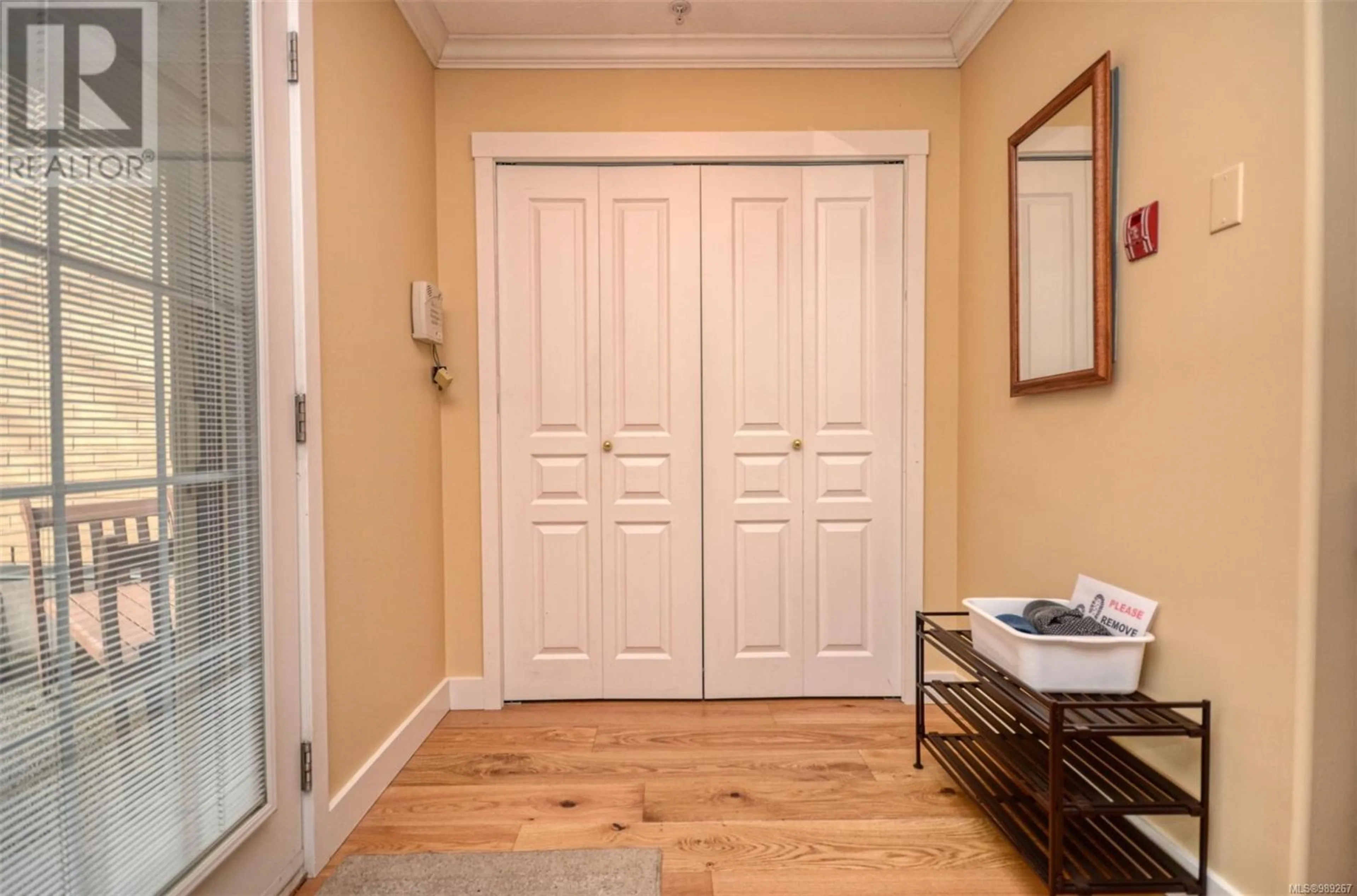 Indoor entryway for 2 33 Songhees Rd NW, Victoria British Columbia V9A7M6