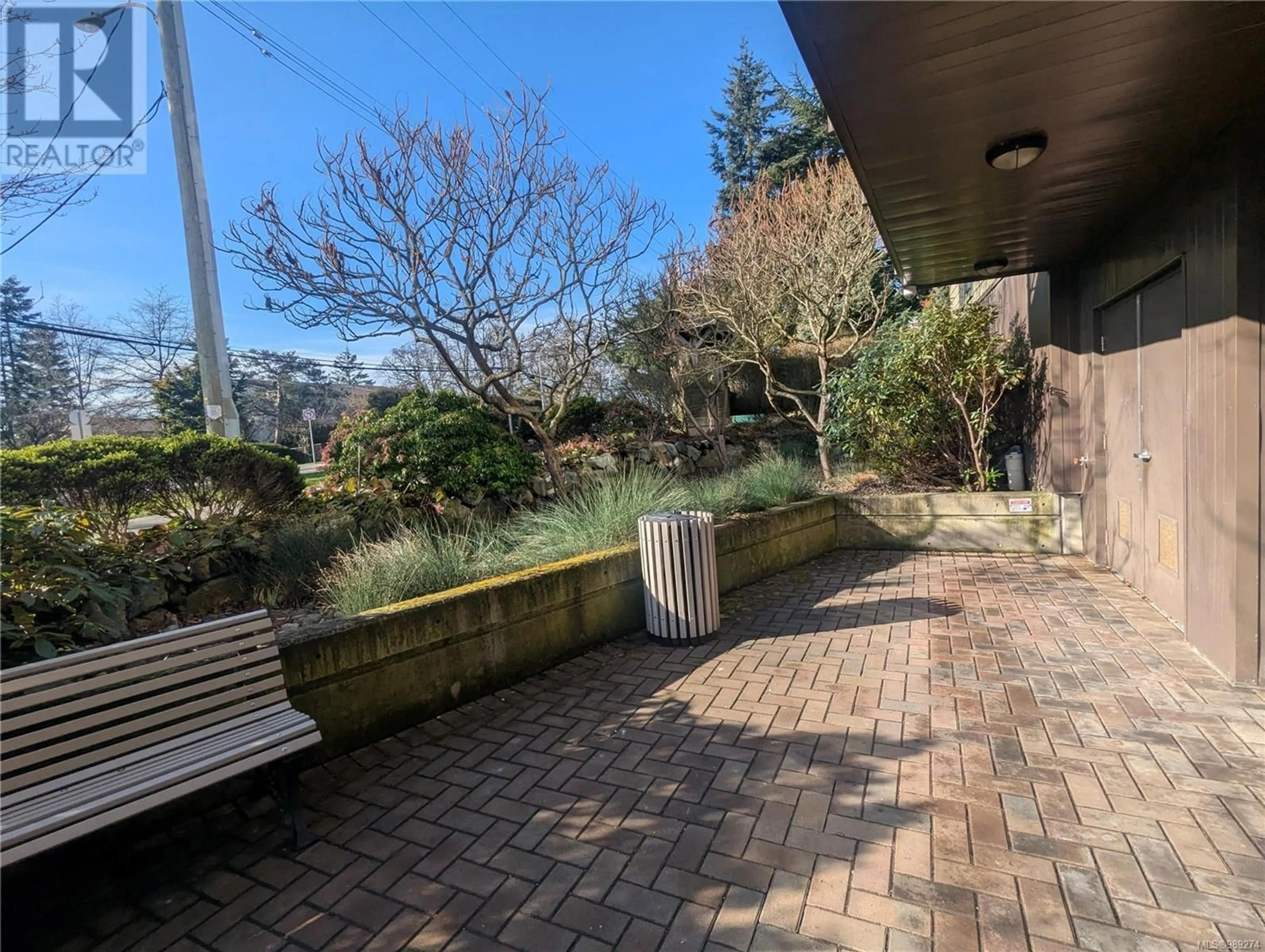 Patio, unknown for 306 982 McKenzie Ave, Saanich British Columbia V8X3G7