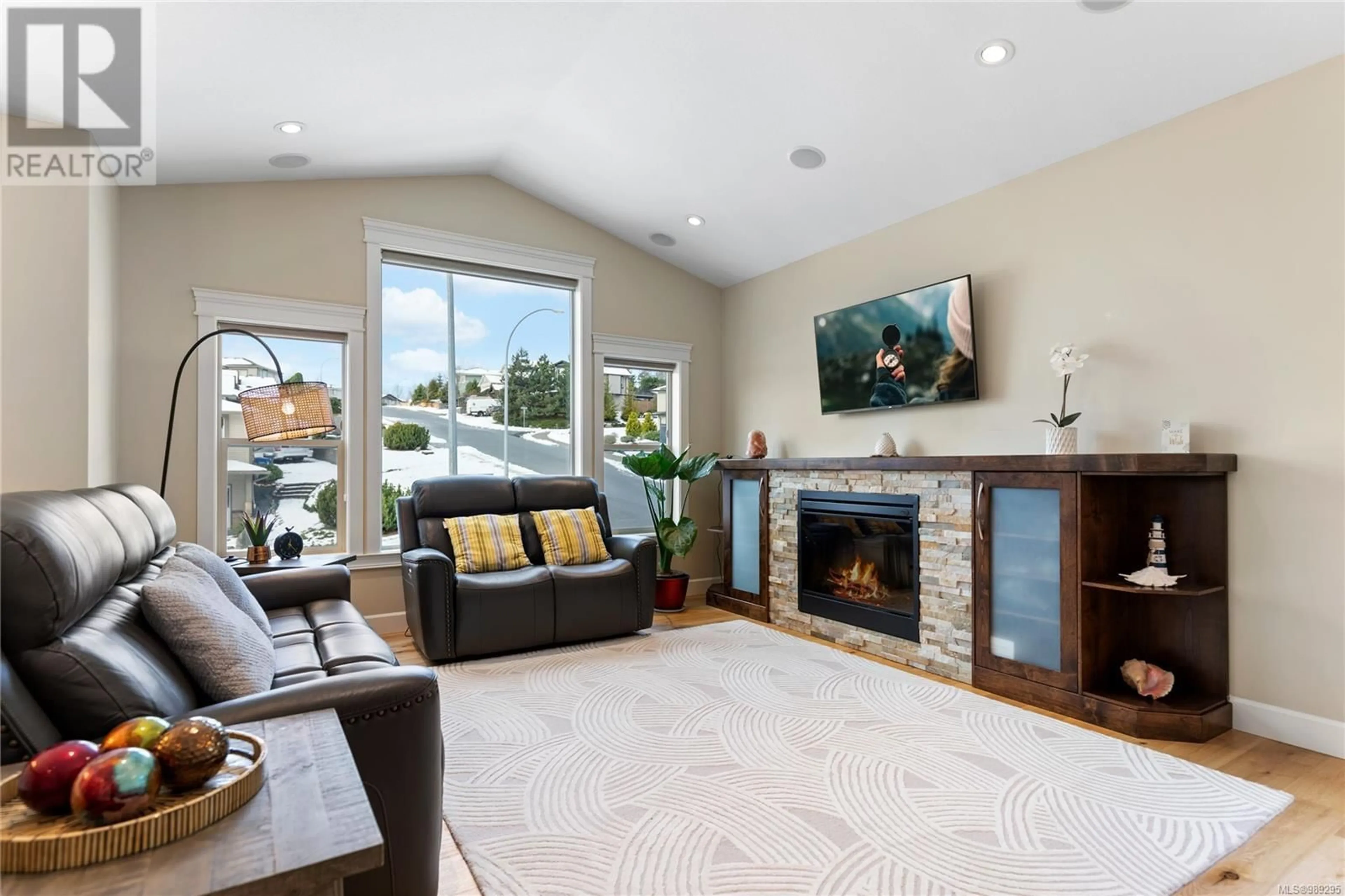 Living room with furniture, unknown for 5164 OWLSTONE PLACE, Nanaimo British Columbia V9T0B4