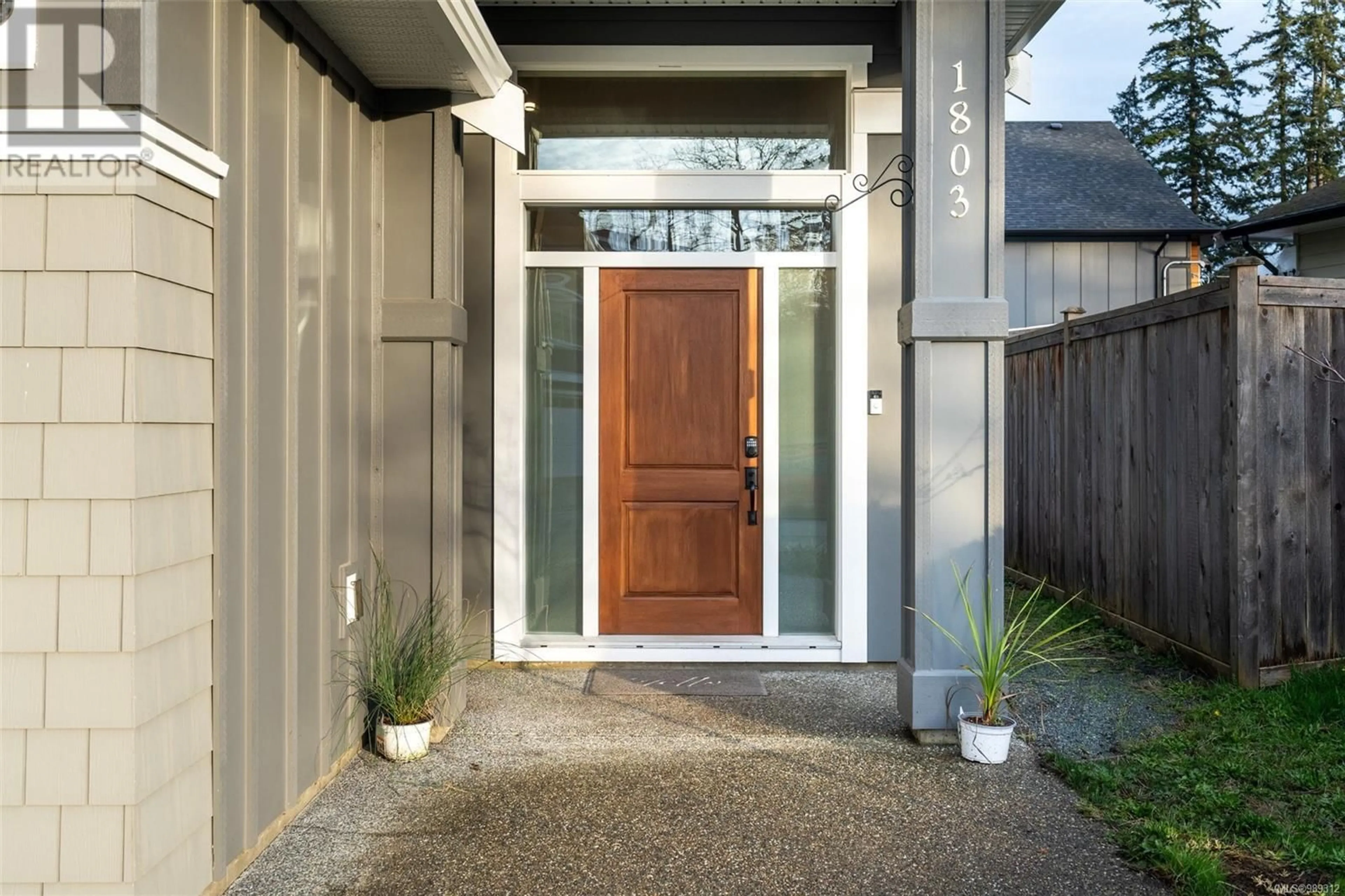 Indoor entryway for 1803 Lifehouse Crt, Sooke British Columbia V9Z0V1