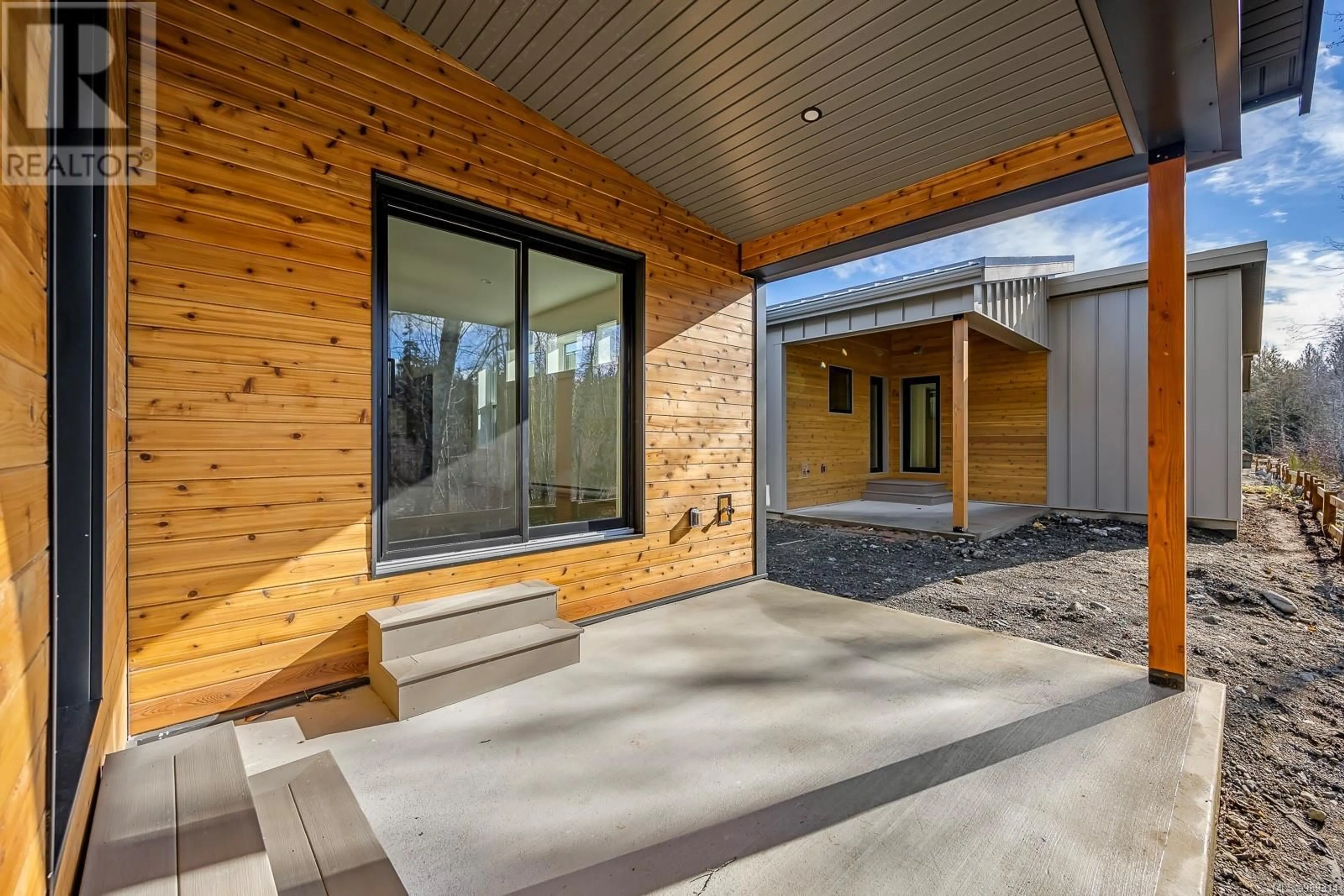 Indoor entryway for 42 3025 Royston Rd, Cumberland British Columbia V0R1S0