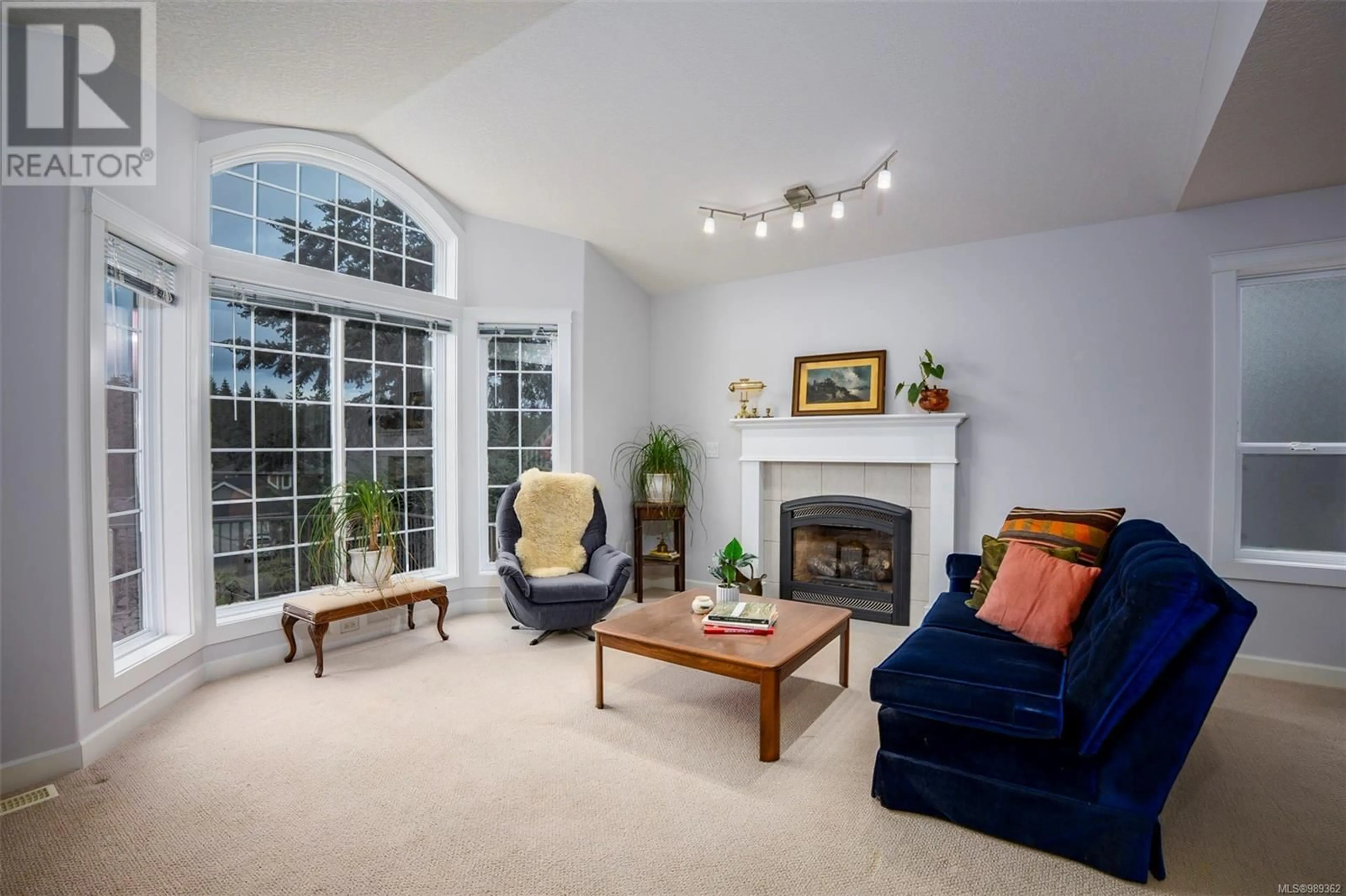 Living room with furniture, unknown for 3312 GREYHAWK DRIVE, Nanaimo British Columbia V9T6M5